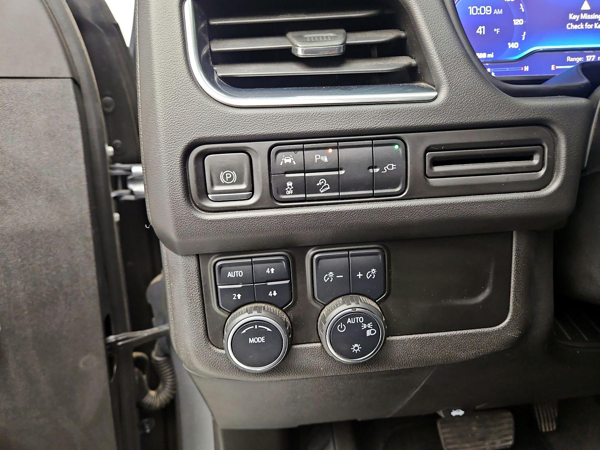 Thumbnail: 2022 Chevrolet Suburban - 13