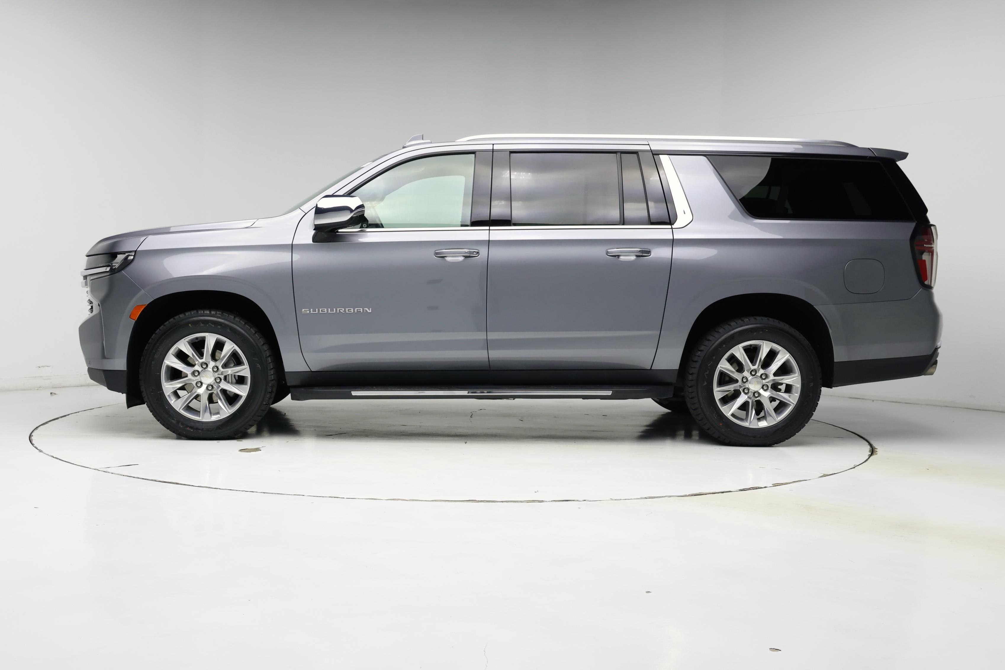 Thumbnail: 2022 Chevrolet Suburban - 3