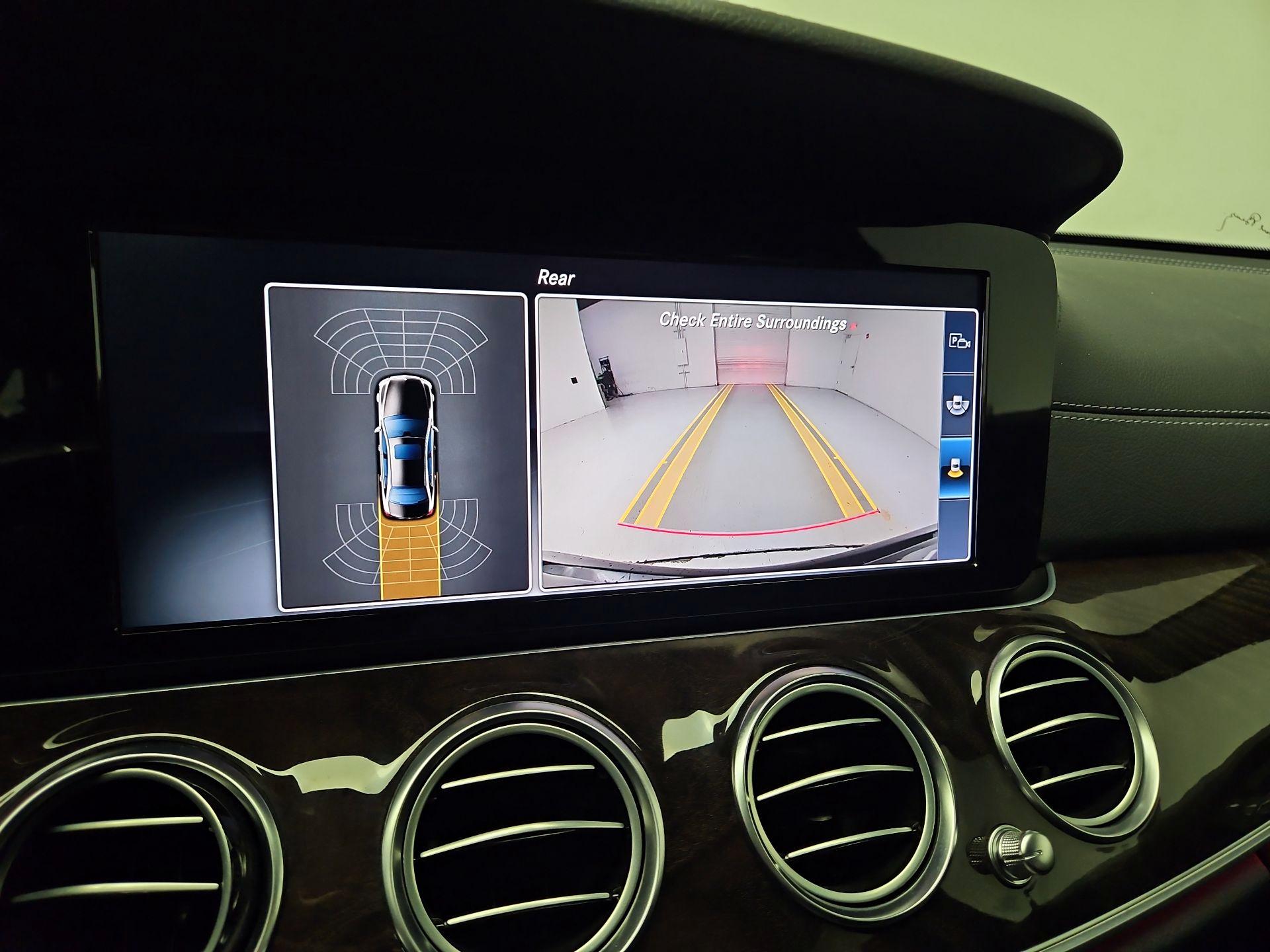 Thumbnail: 2017 Mercedes-Benz E-Class - 15