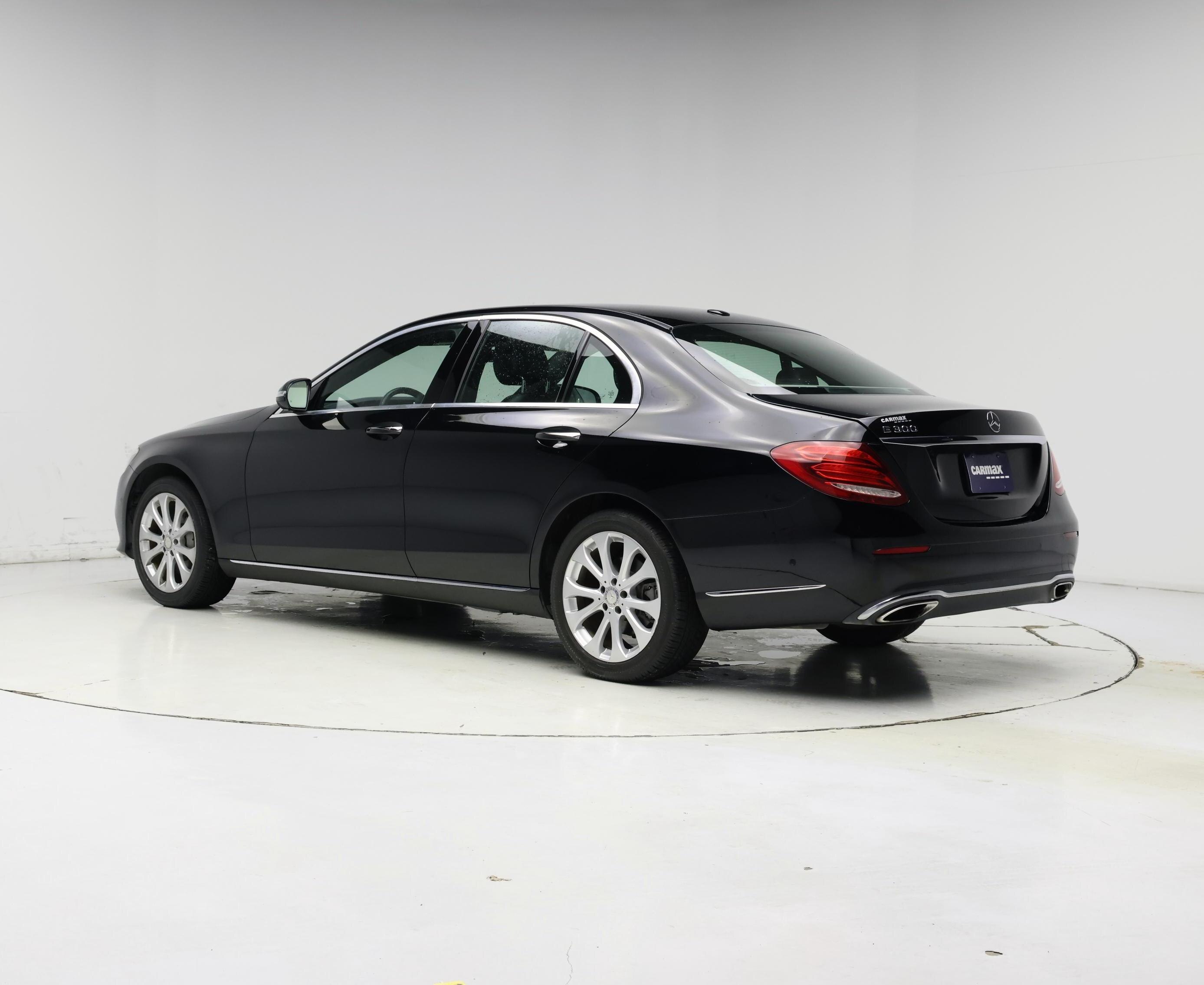 Thumbnail: 2017 Mercedes-Benz E-Class - 2