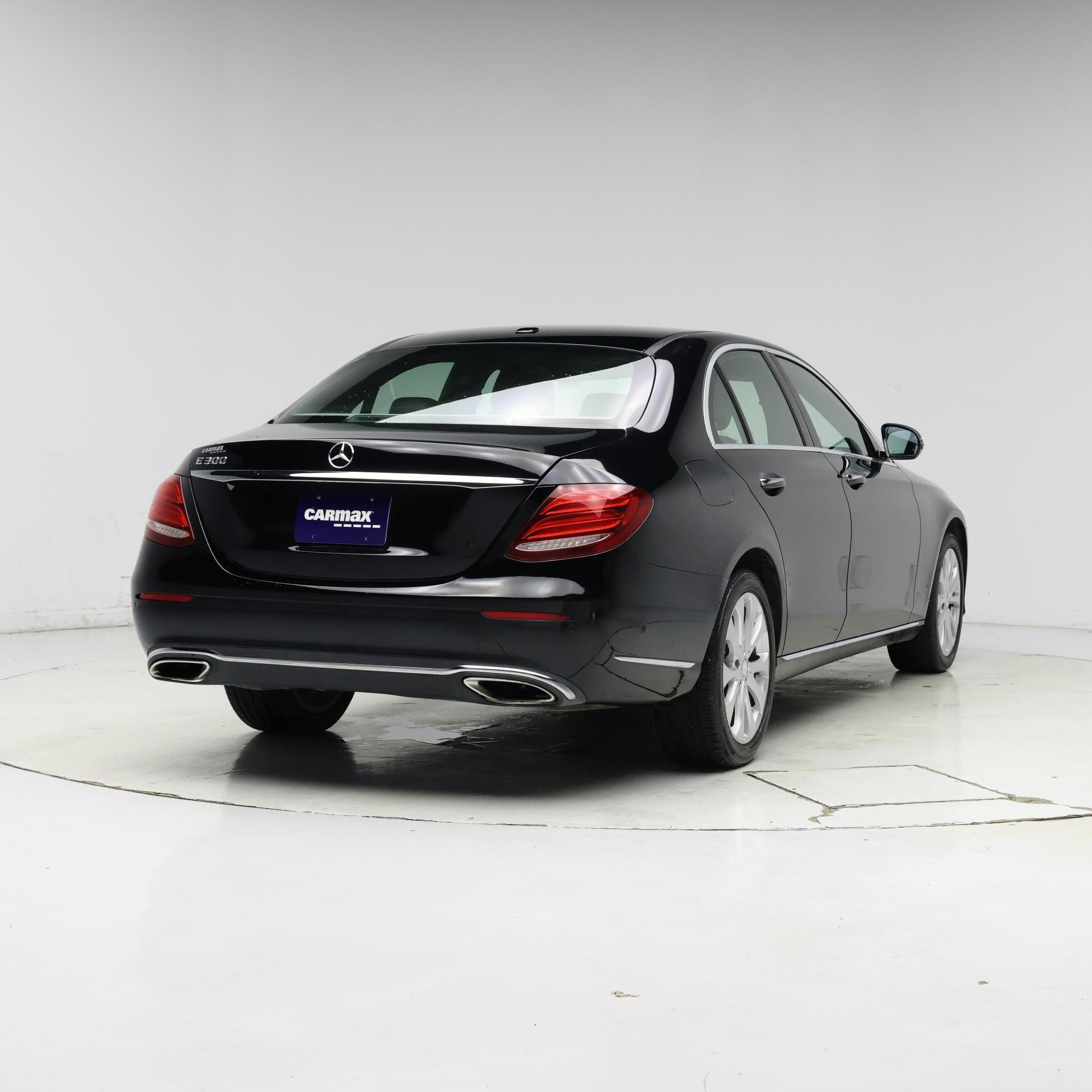 Thumbnail: 2017 Mercedes-Benz E-Class - 8