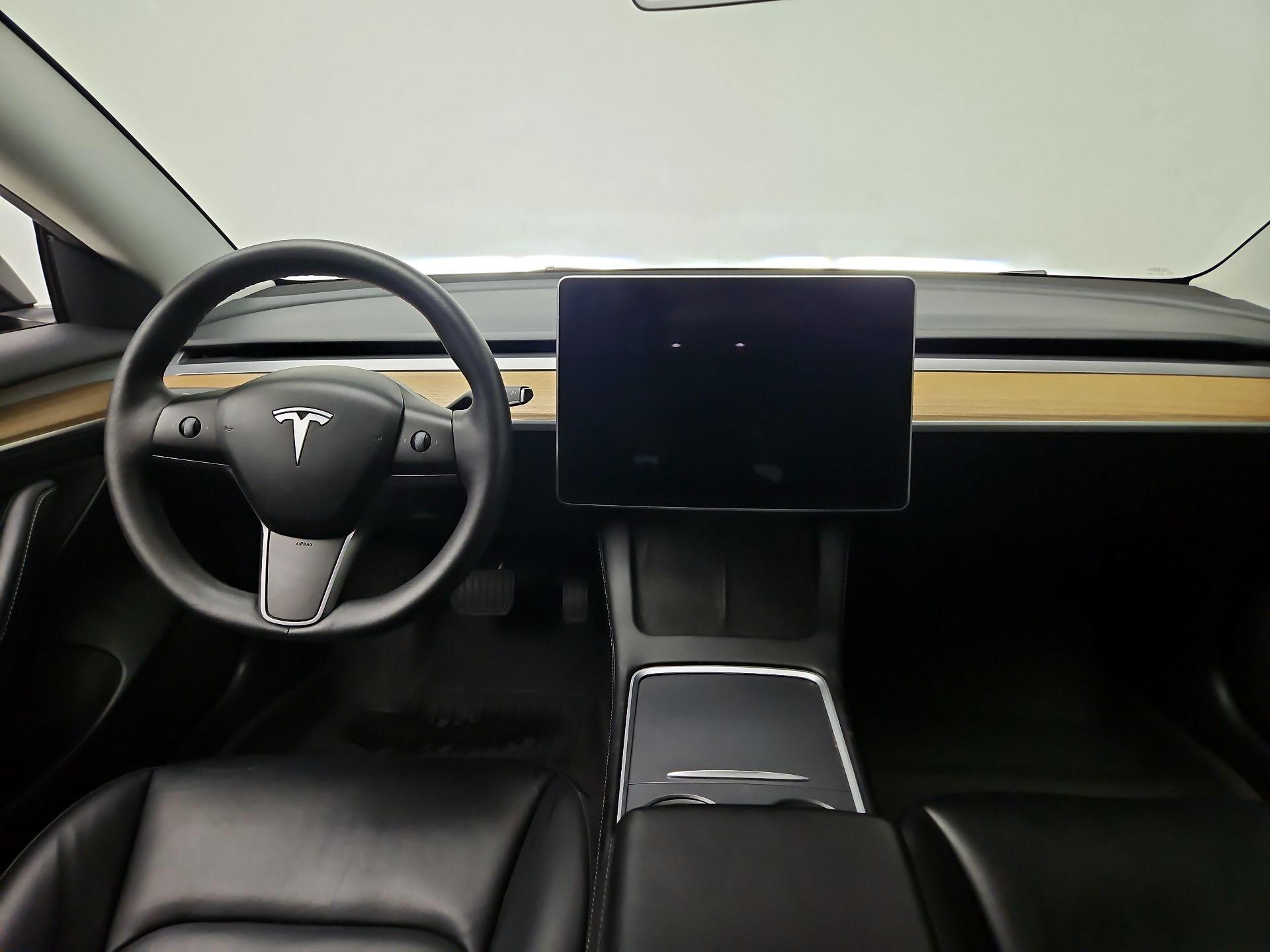 Thumbnail: 2023 Tesla Model 3 - 9