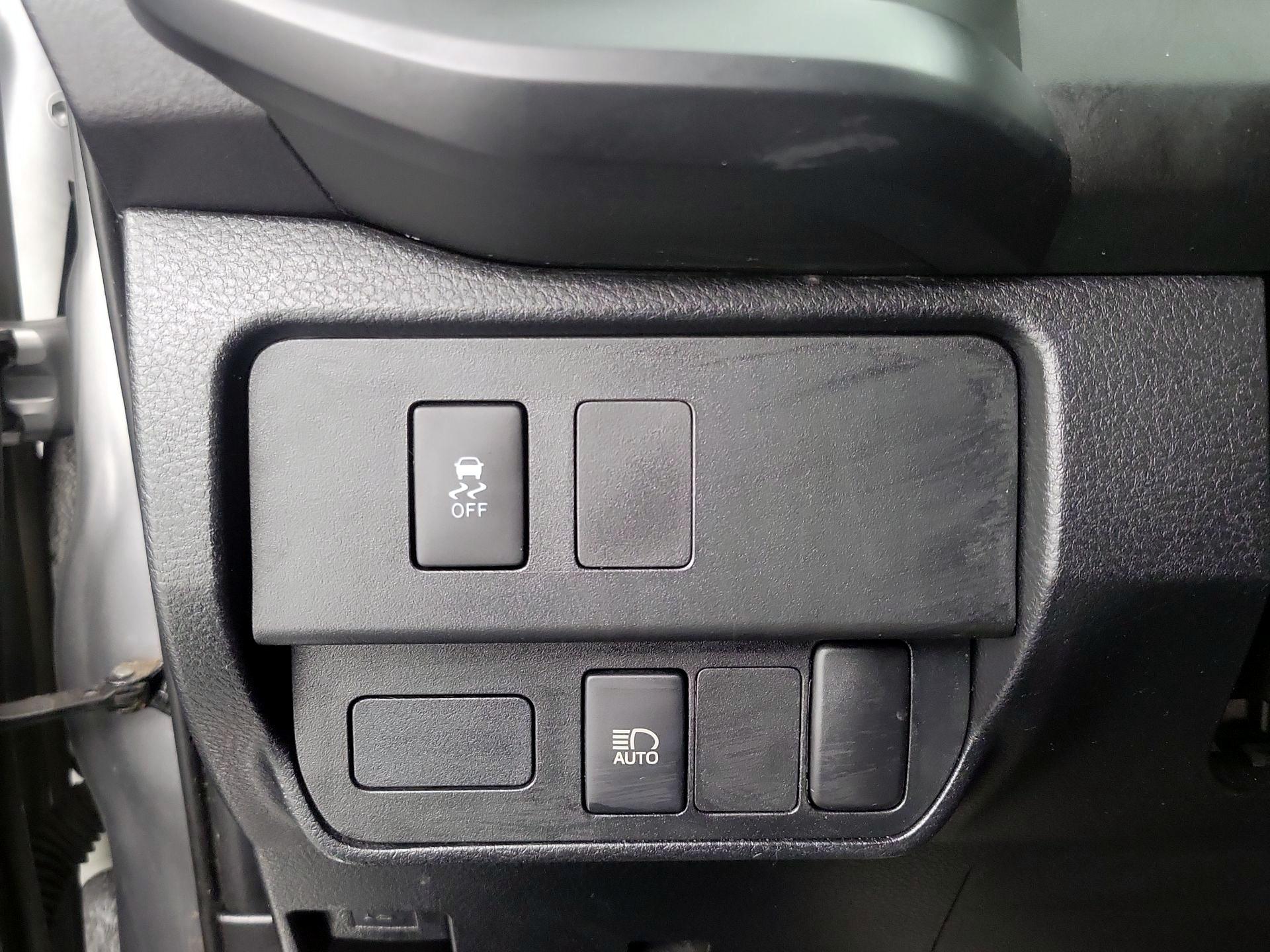 Thumbnail: 2020 Toyota Tacoma - 13