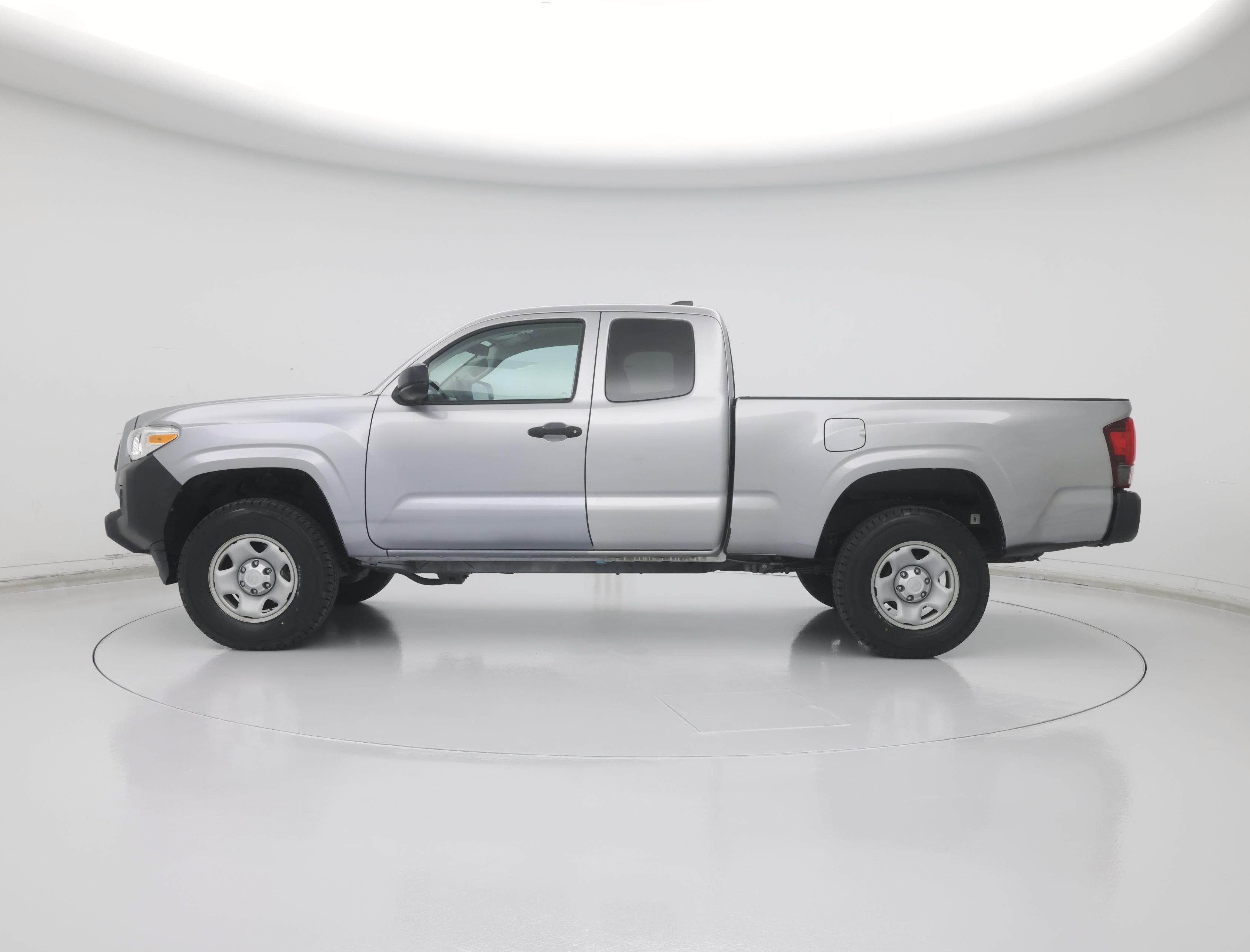 Thumbnail: 2020 Toyota Tacoma - 3