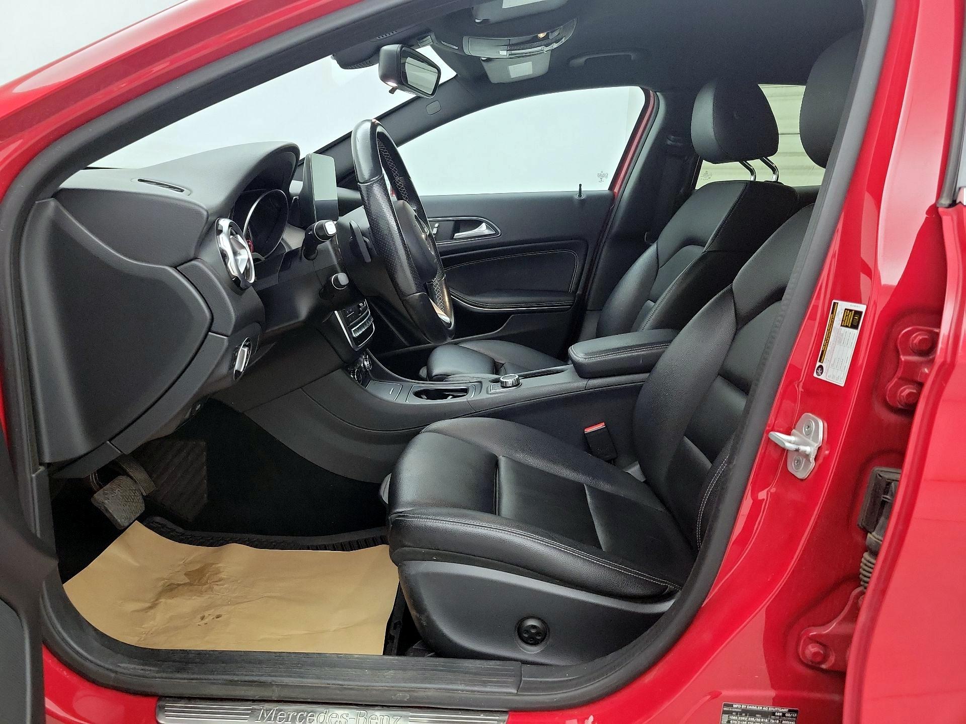 Thumbnail: 2018 Mercedes-Benz GLA - 11