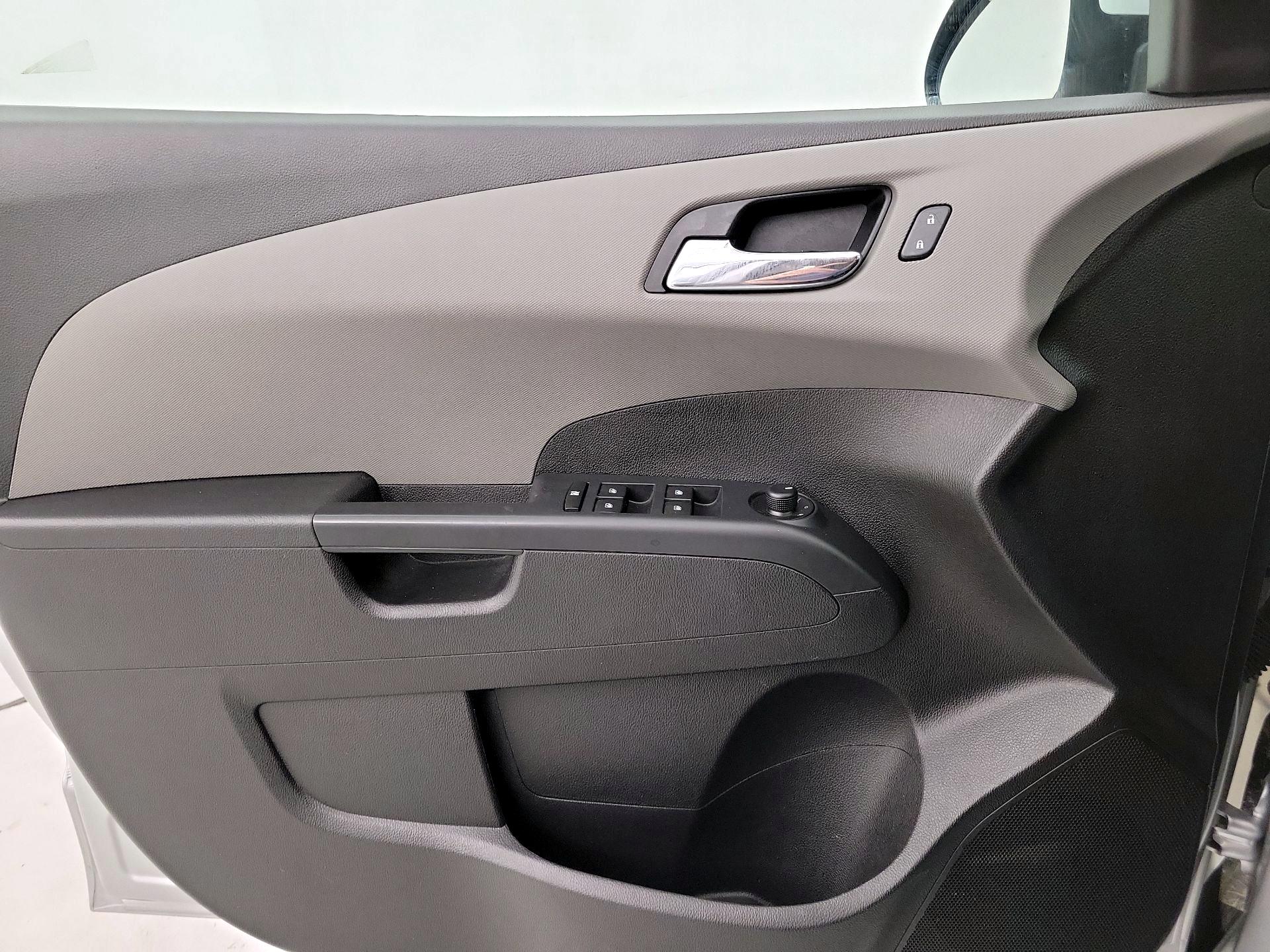 Thumbnail: 2015 Chevrolet Sonic - 12