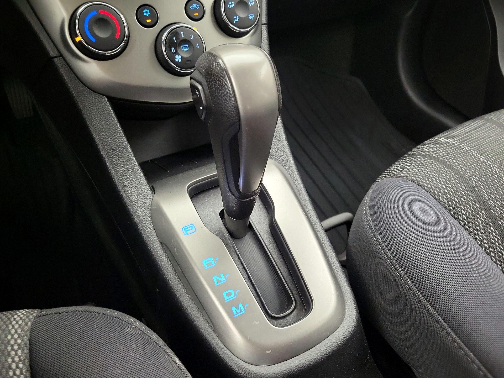 Thumbnail: 2015 Chevrolet Sonic - 17