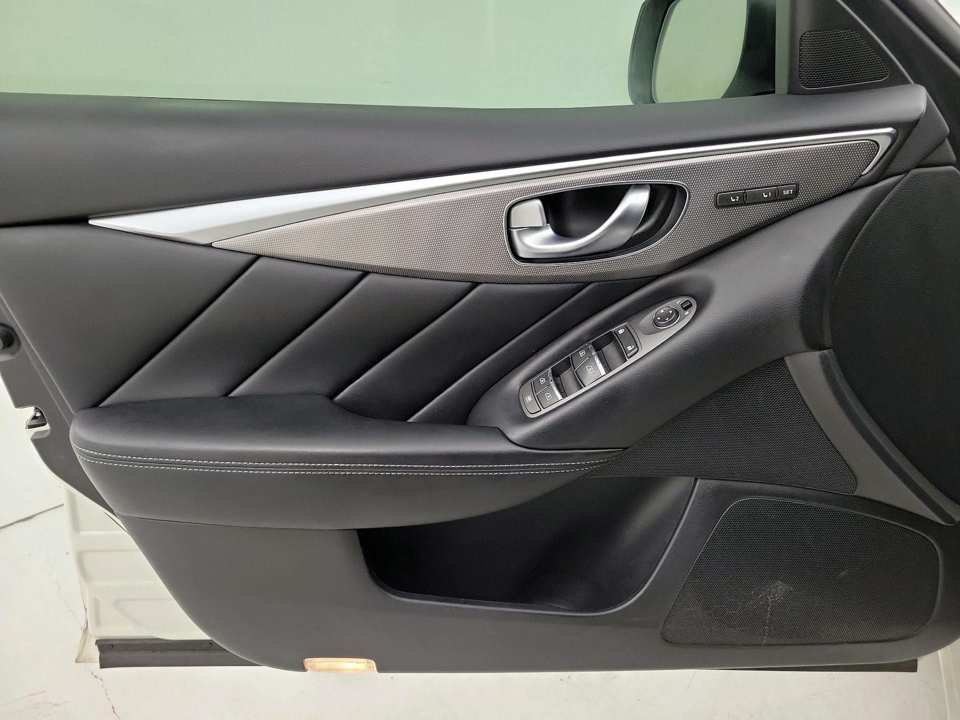 Thumbnail: 2016 INFINITI Q50 - 12