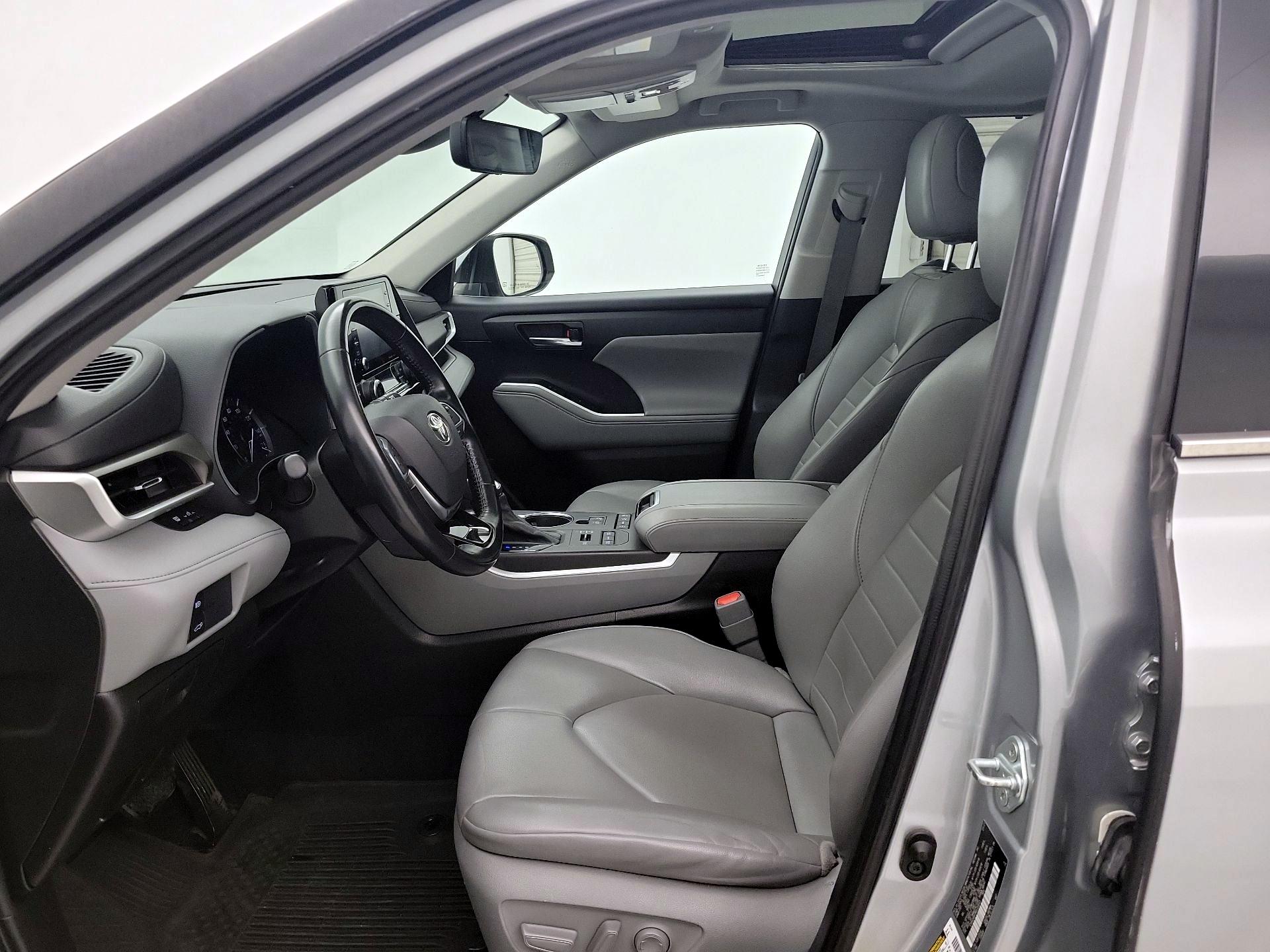 Thumbnail: 2021 Toyota Highlander - 11