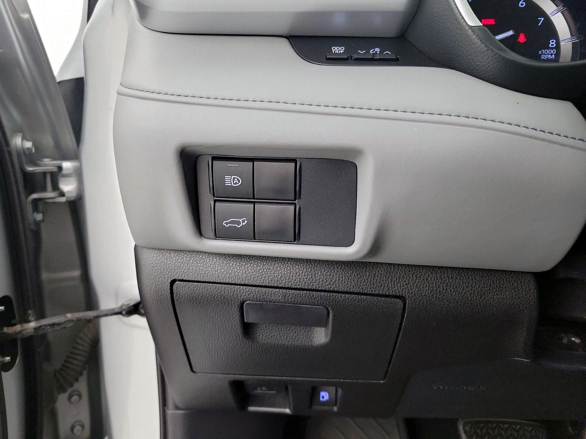 Thumbnail: 2021 Toyota Highlander - 13