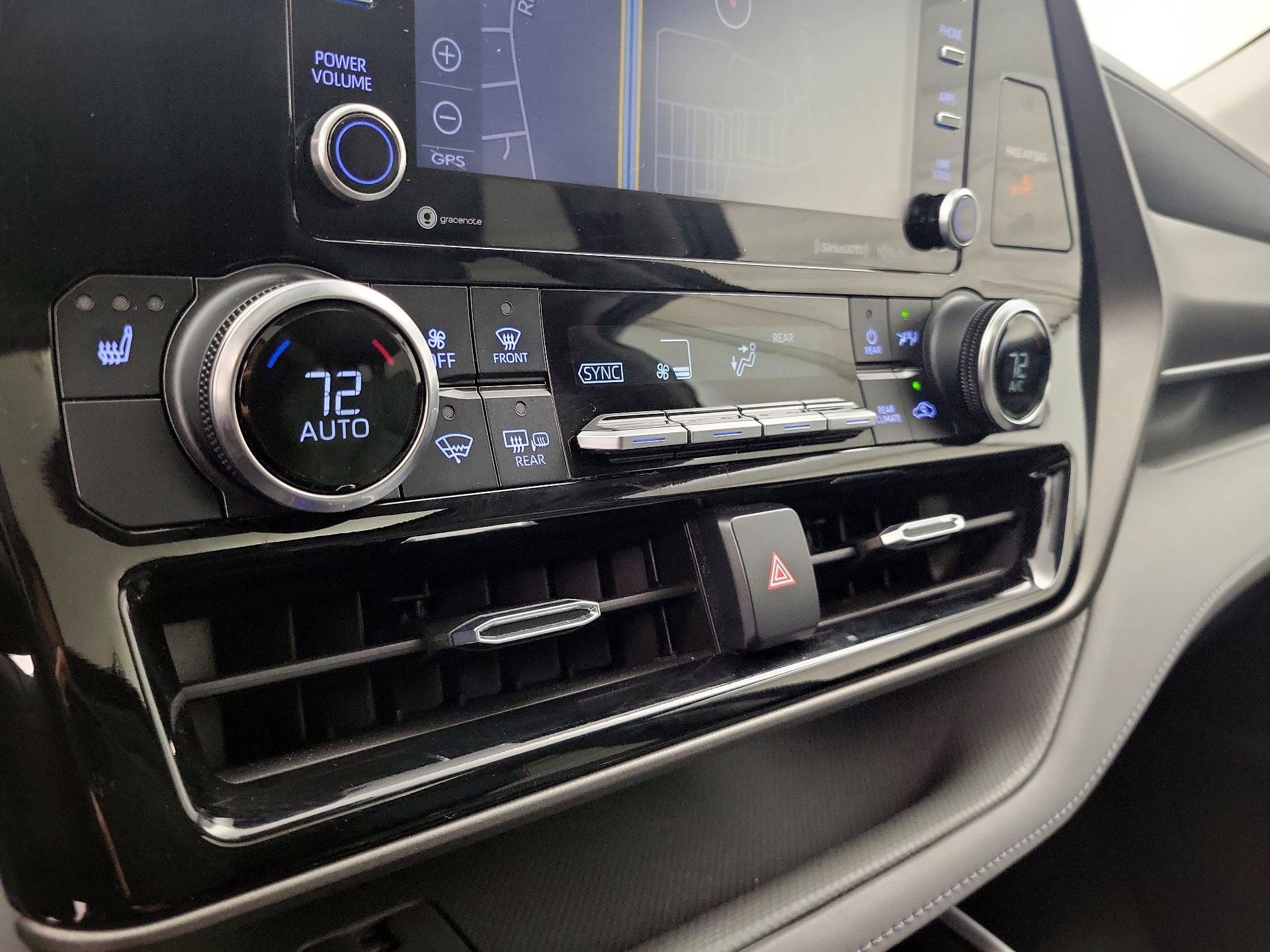 Thumbnail: 2021 Toyota Highlander - 17