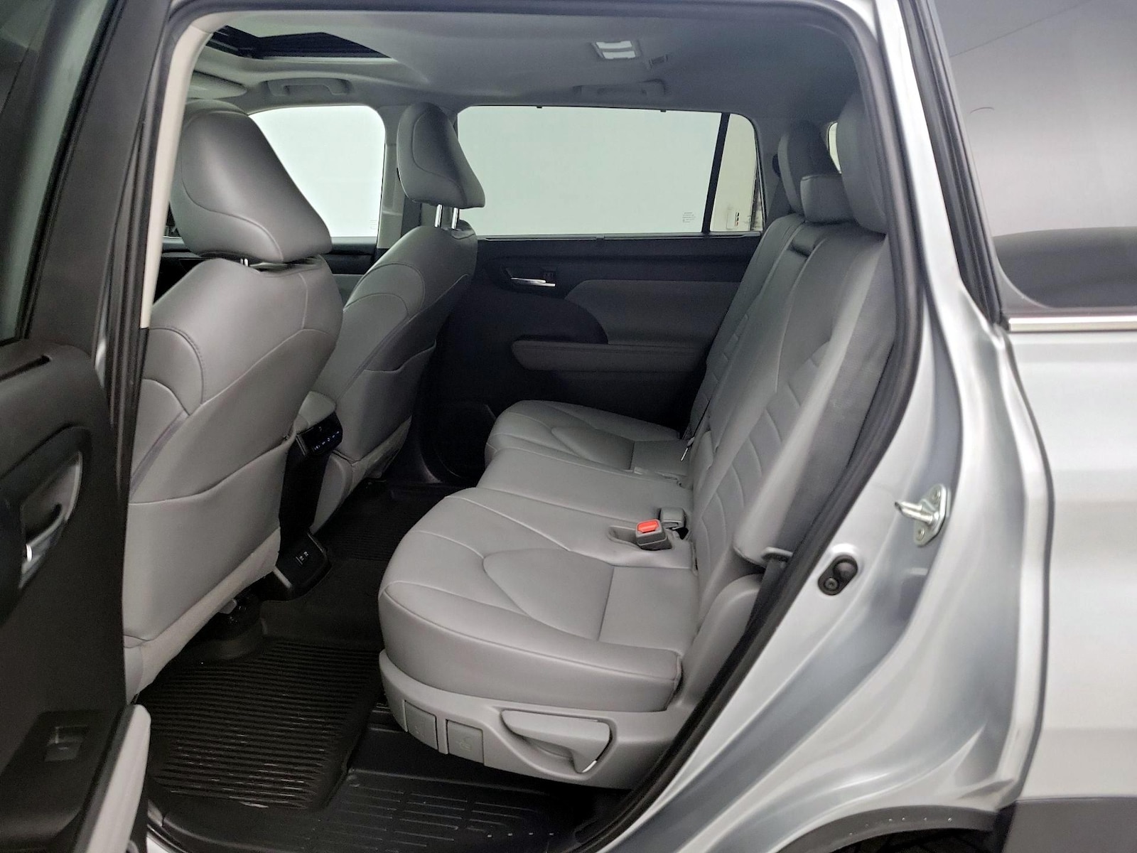 2021 Toyota Highlander XLE - Photo 22