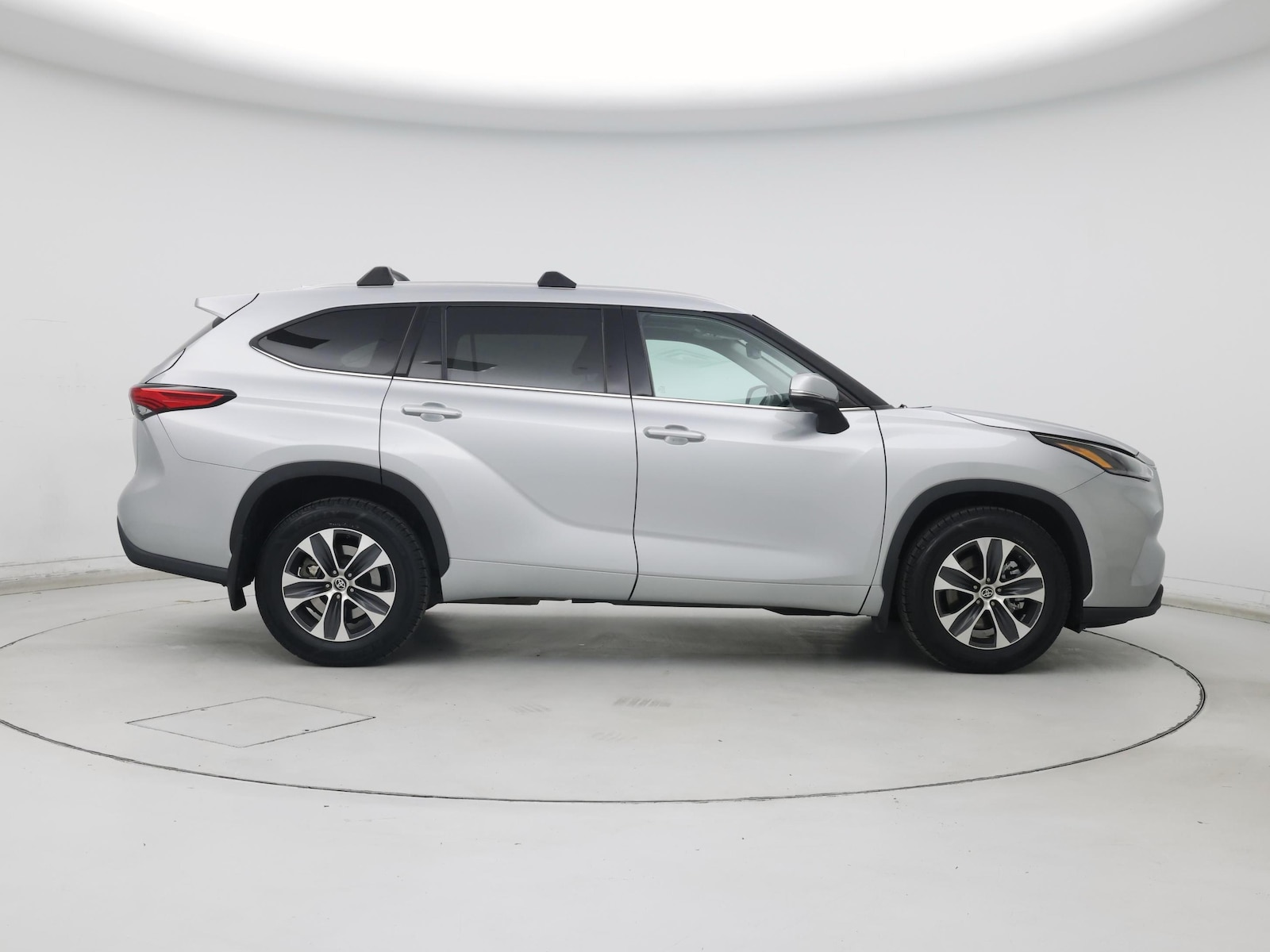 2021 Toyota Highlander XLE - Photo 8