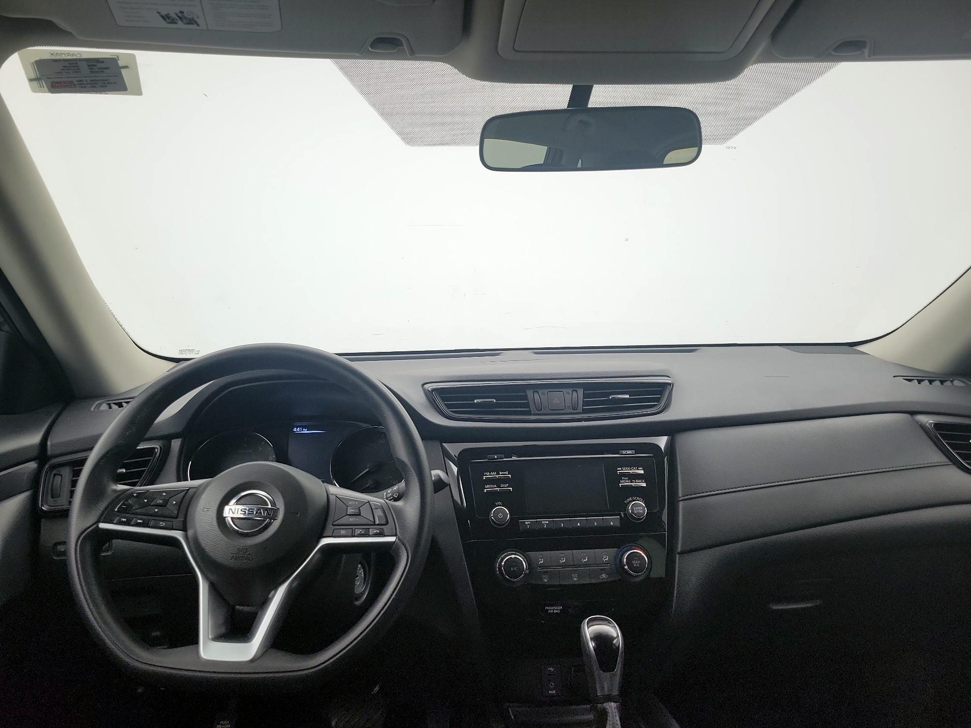 Thumbnail: 2017 Nissan Rogue - 9