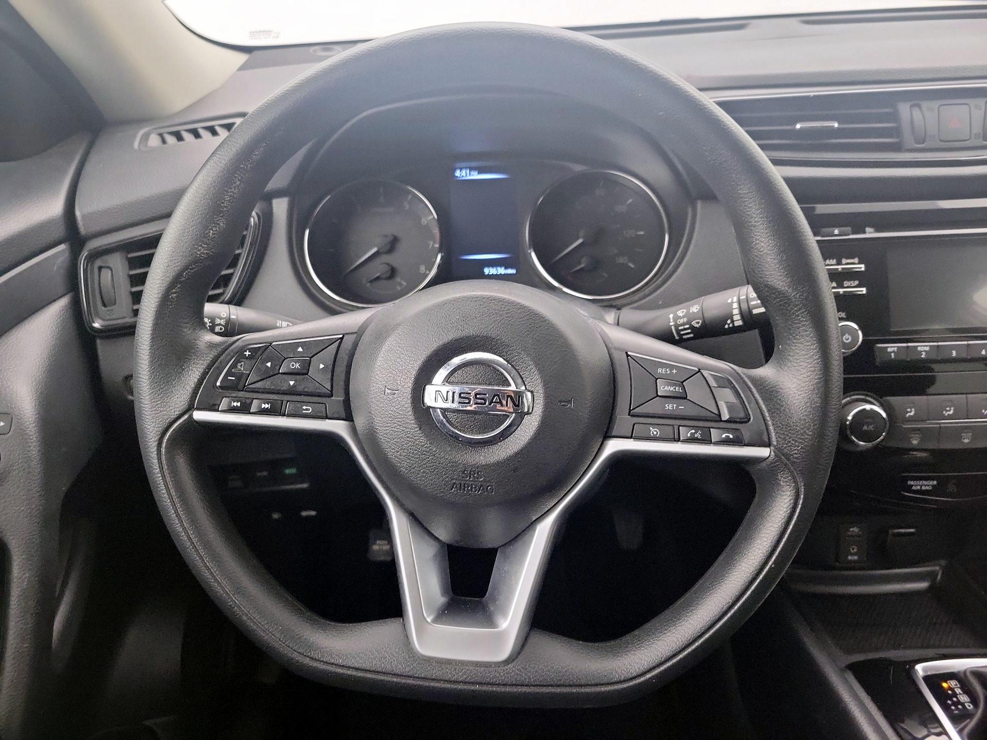 Thumbnail: 2017 Nissan Rogue - 10