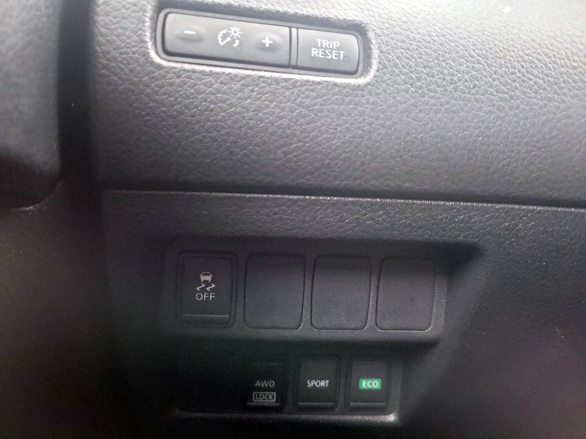 Thumbnail: 2017 Nissan Rogue - 13