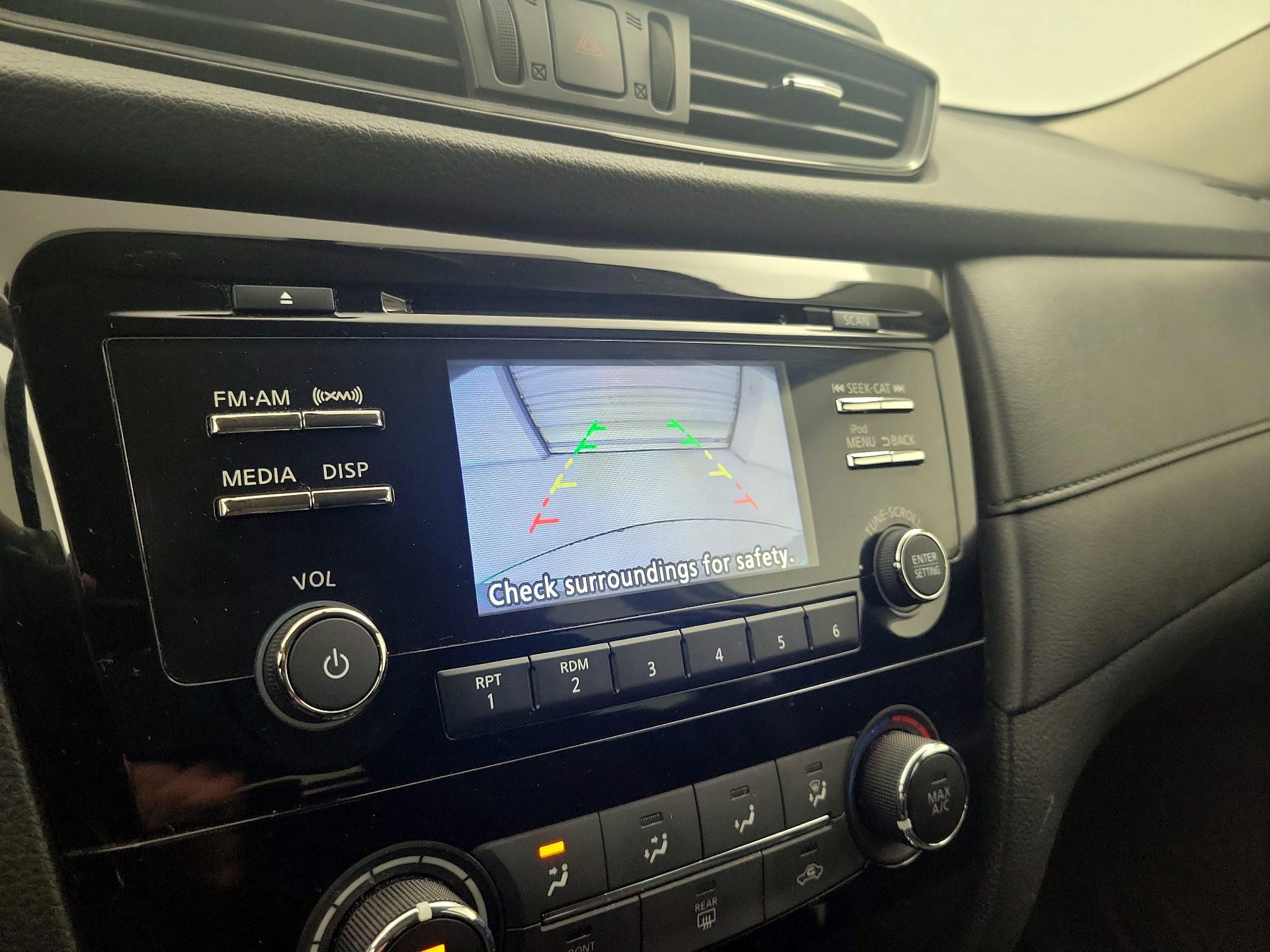 Thumbnail: 2017 Nissan Rogue - 14