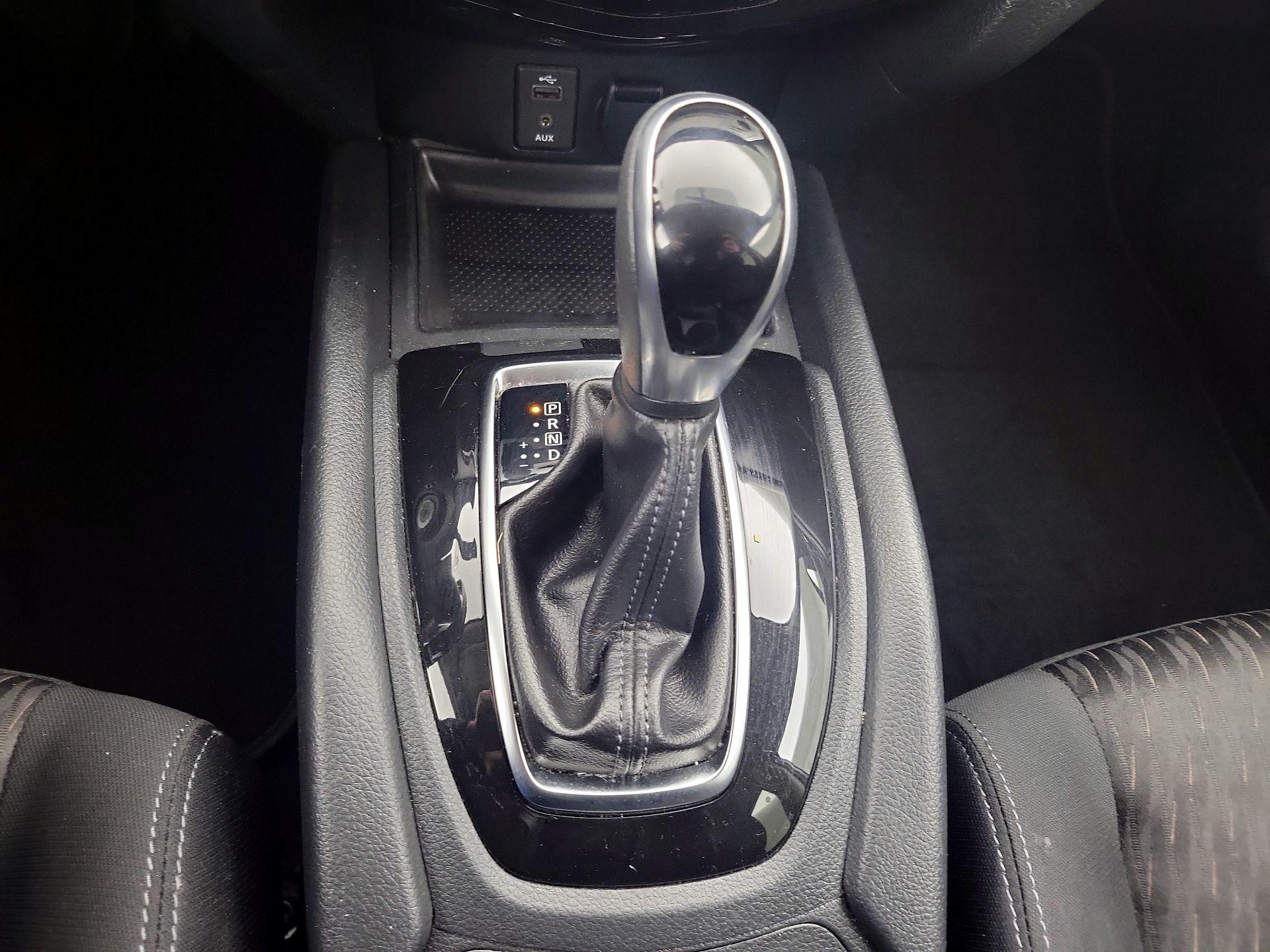 Thumbnail: 2017 Nissan Rogue - 17