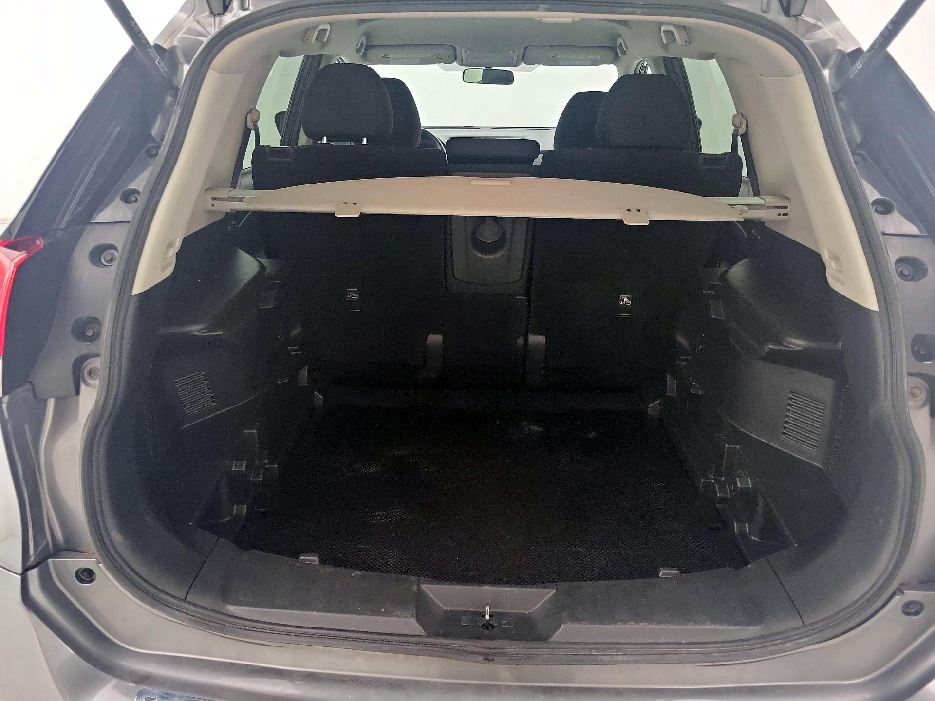 Thumbnail: 2017 Nissan Rogue - 20