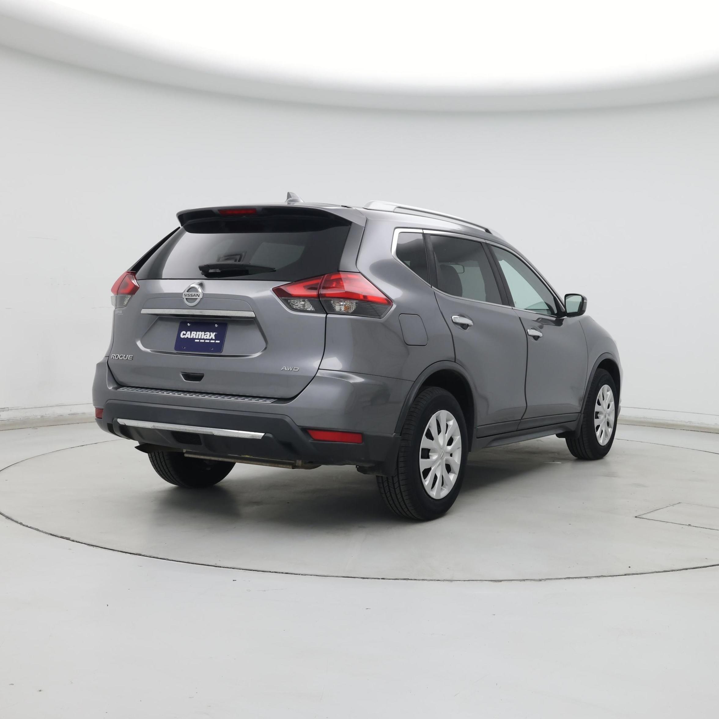 Thumbnail: 2017 Nissan Rogue - 8