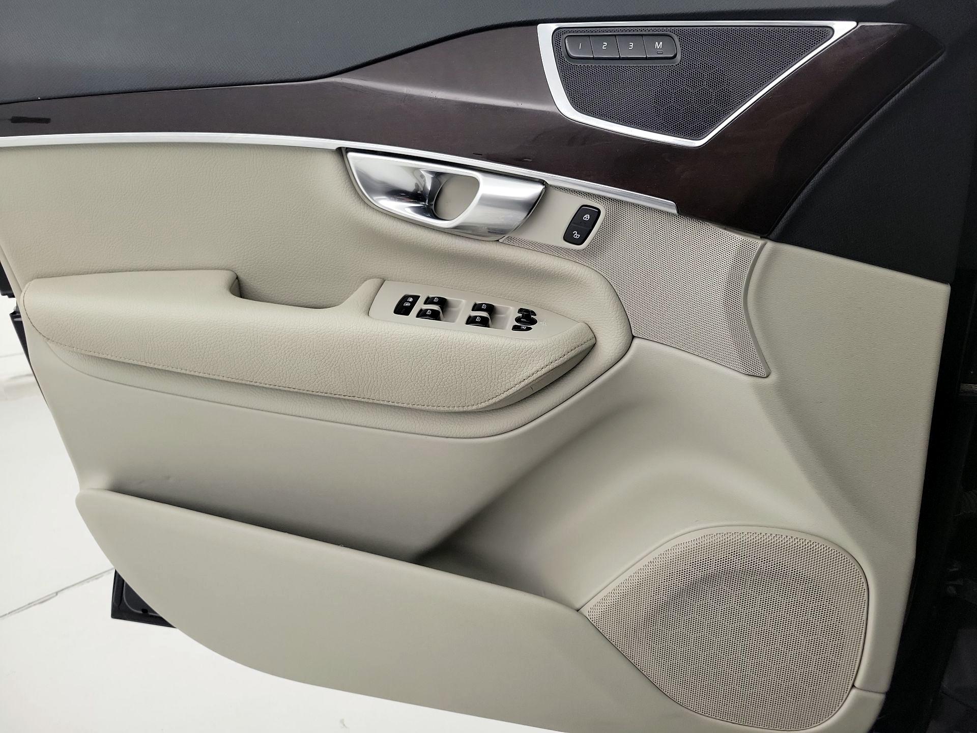 Thumbnail: 2019 Volvo XC90 - 12