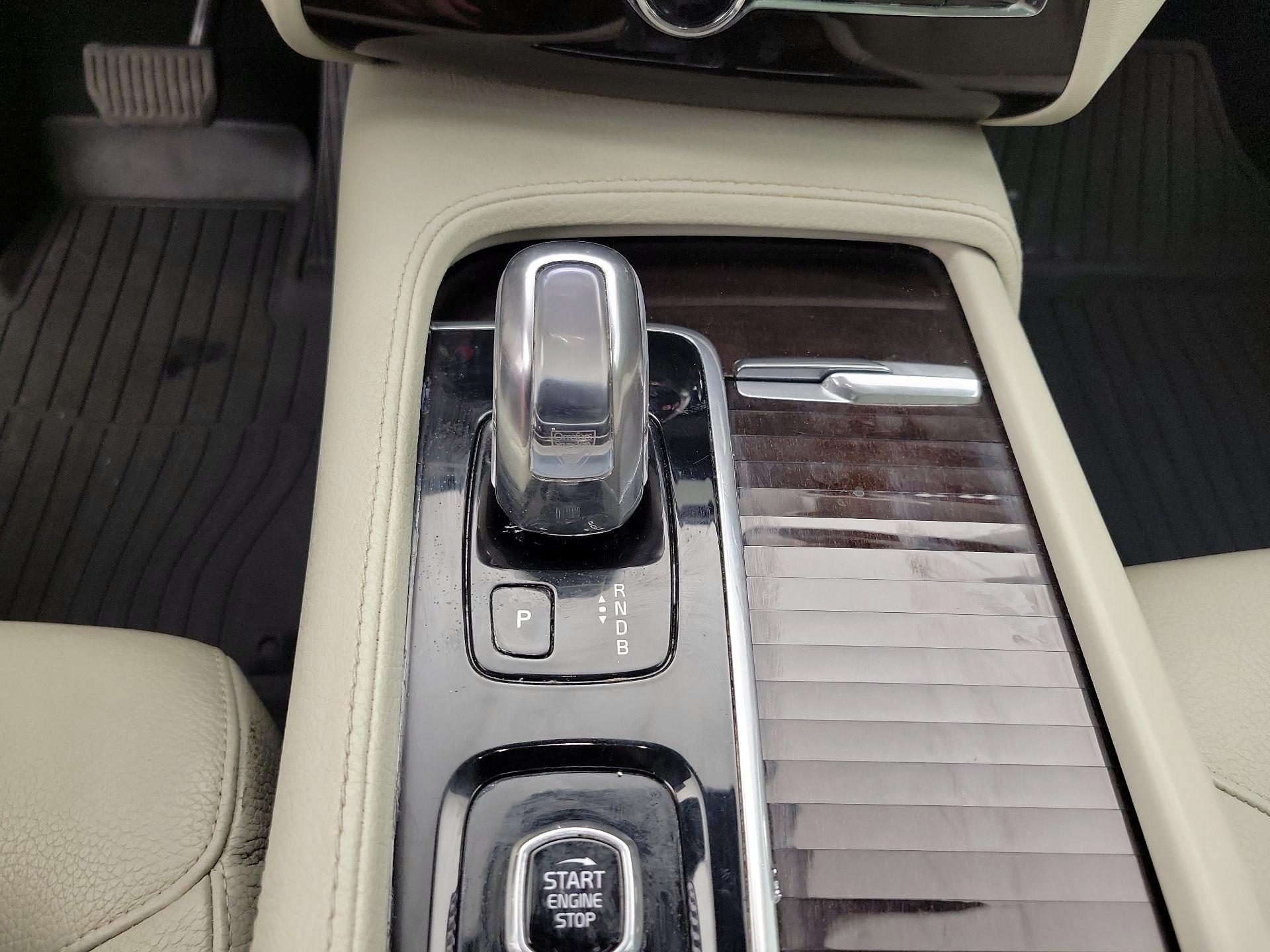 Thumbnail: 2019 Volvo XC90 - 18