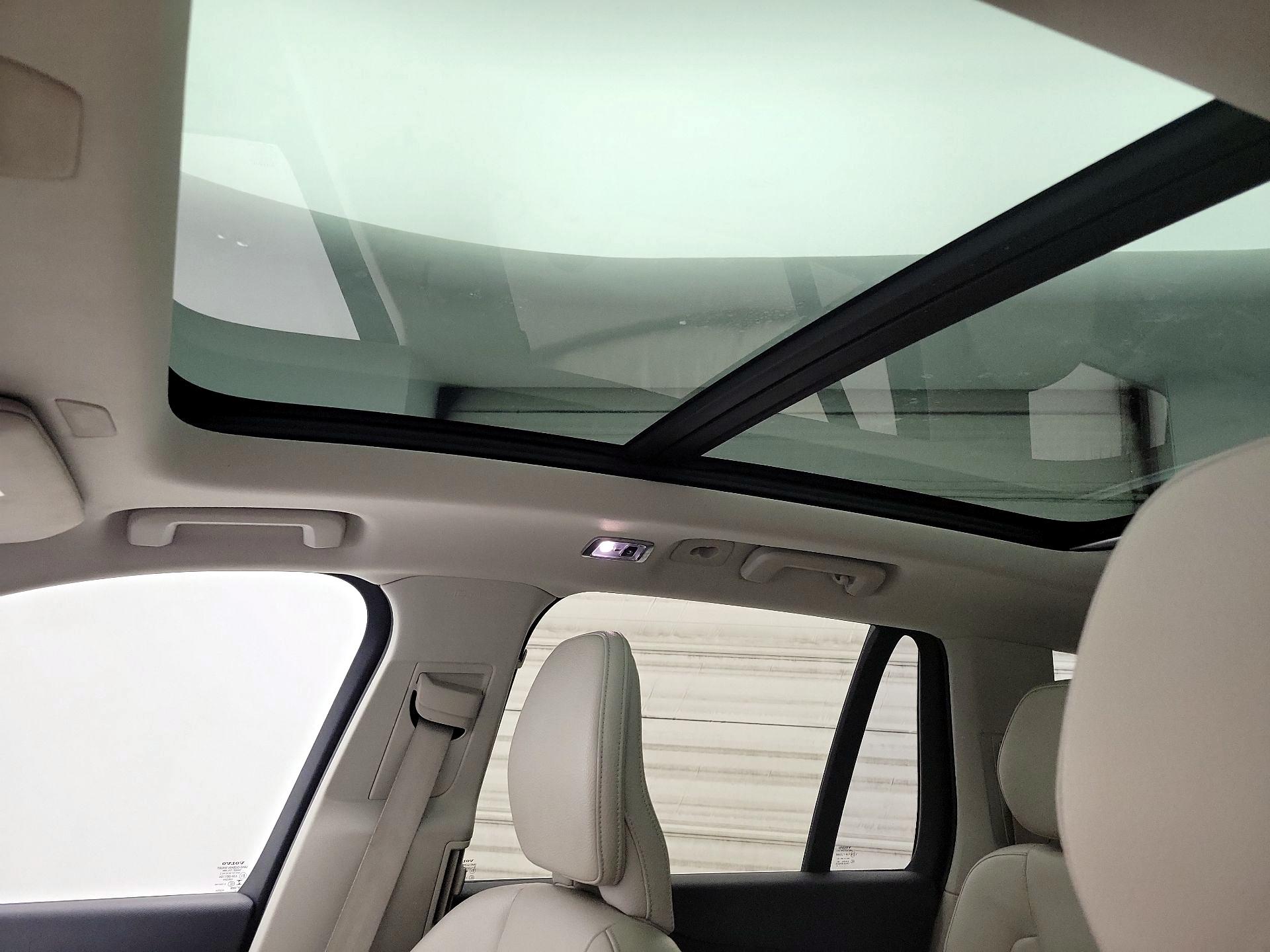 Thumbnail: 2019 Volvo XC90 - 20