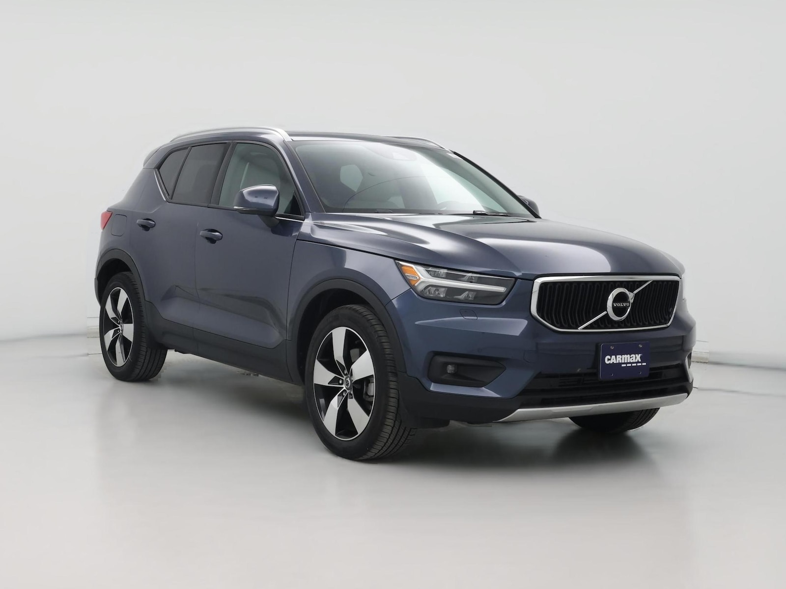 2022 Volvo XC40 Momentum