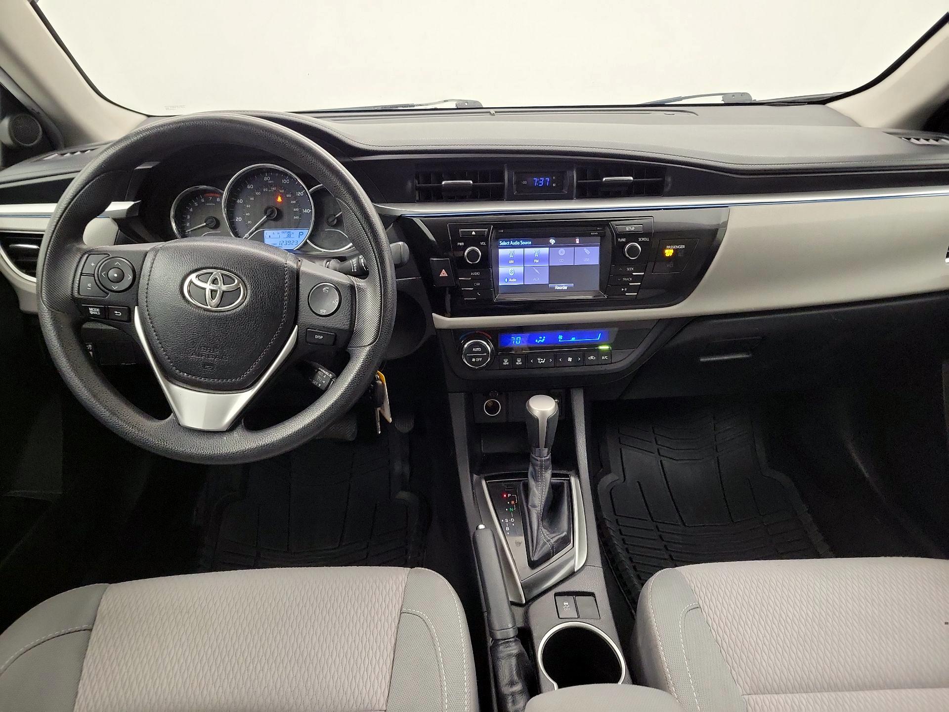 Thumbnail: 2015 Toyota Corolla - 9