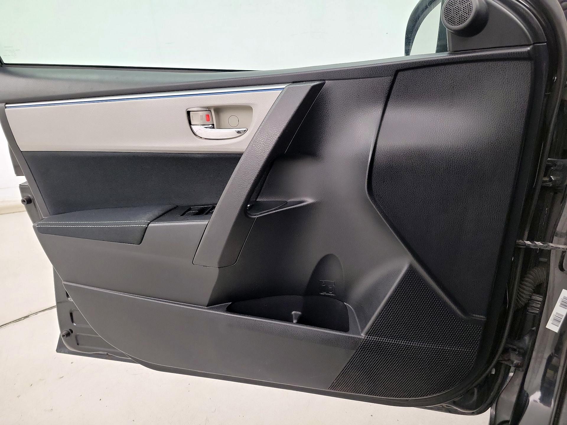 Thumbnail: 2015 Toyota Corolla - 12