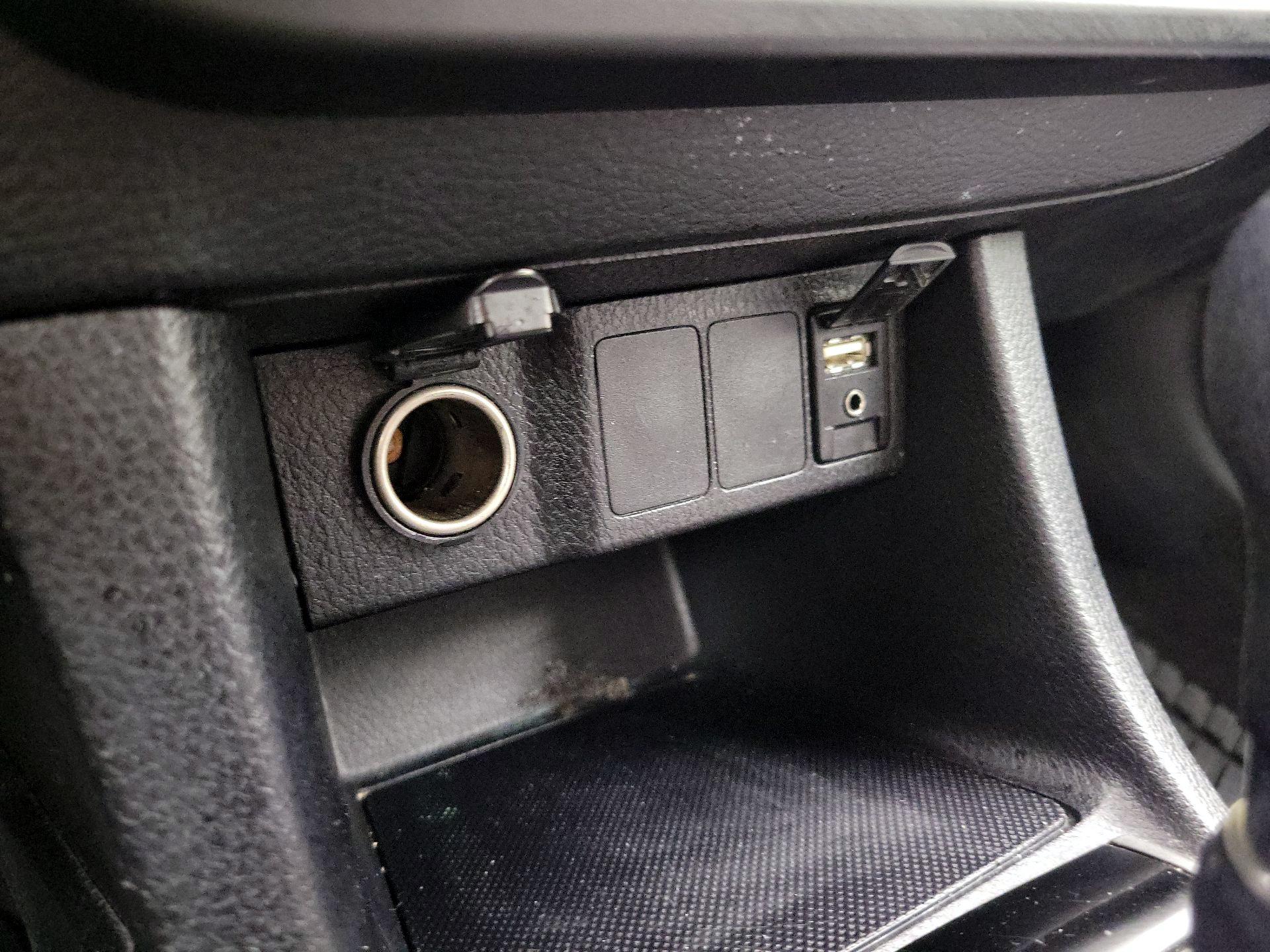 Thumbnail: 2015 Toyota Corolla - 18