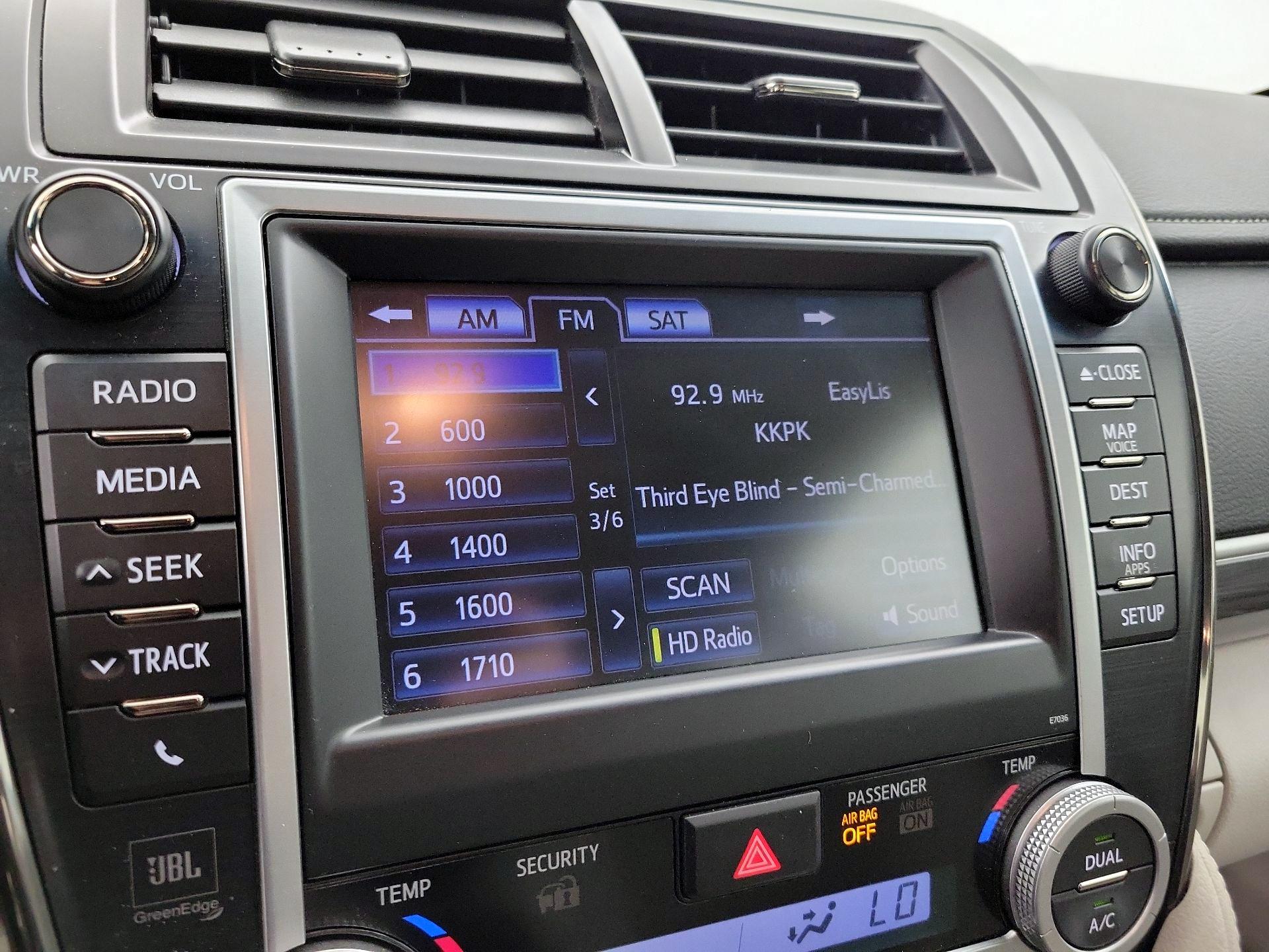 Thumbnail: 2014 Toyota Camry - 16