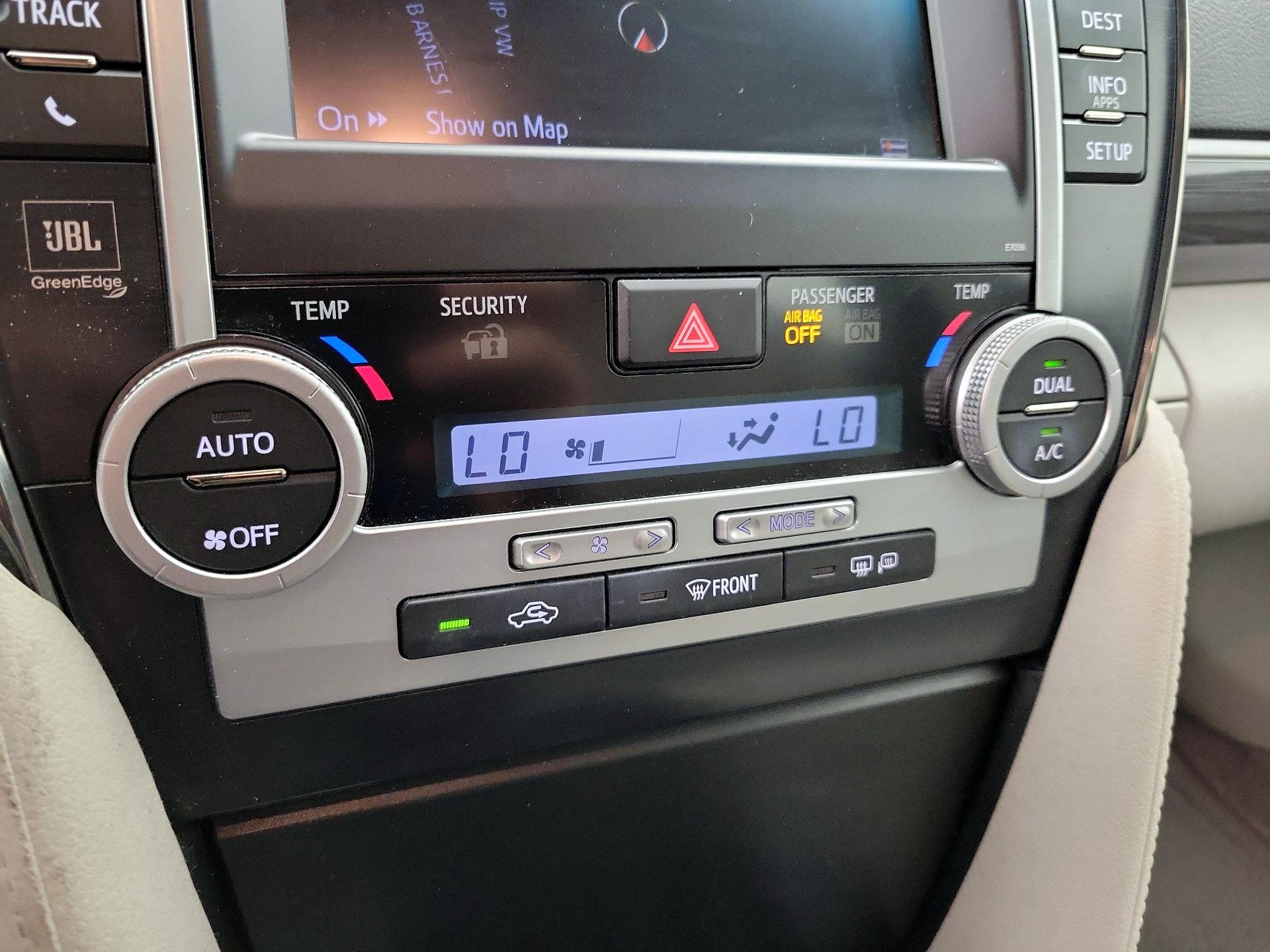 Thumbnail: 2014 Toyota Camry - 17