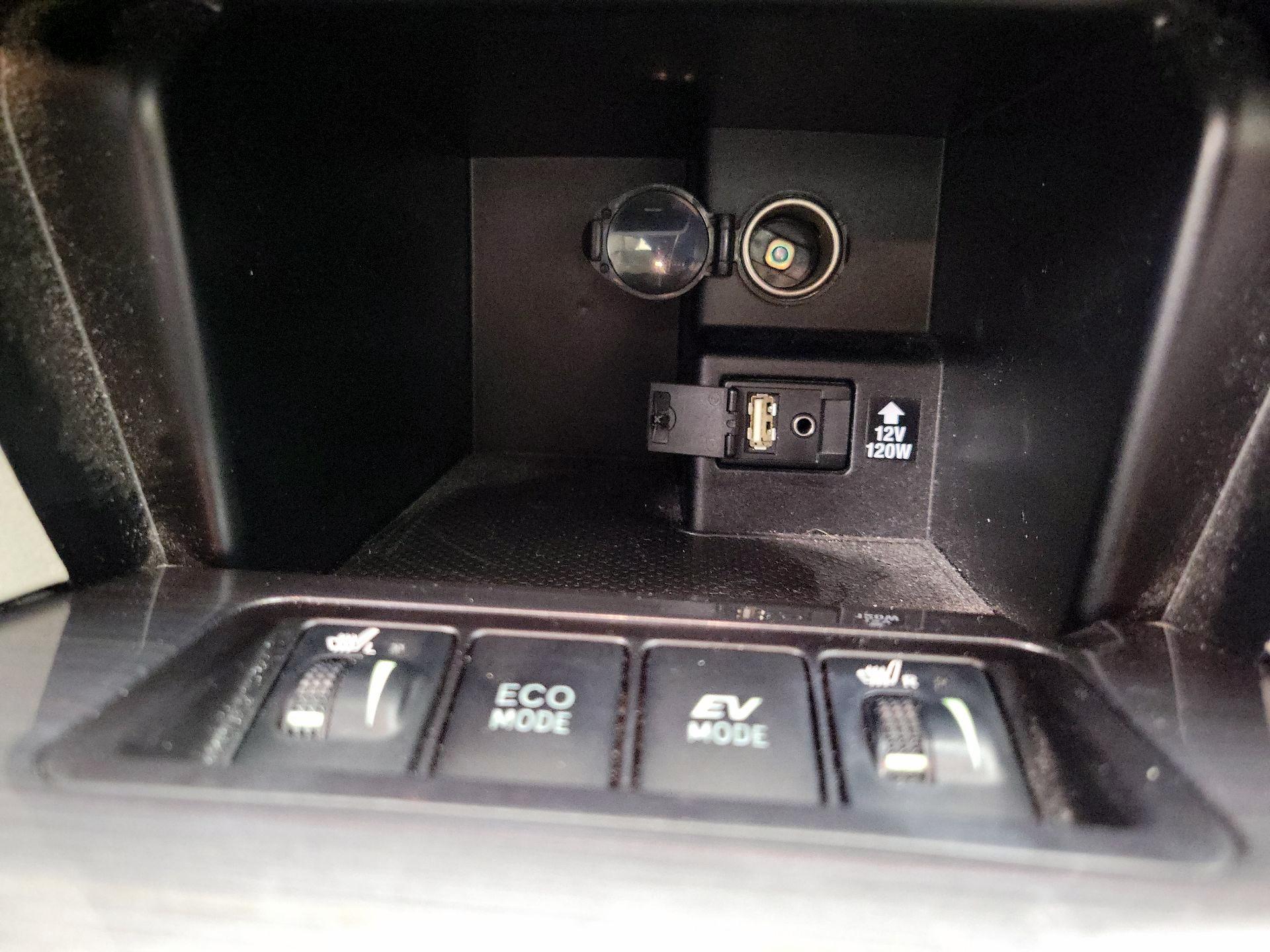 Thumbnail: 2014 Toyota Camry - 19