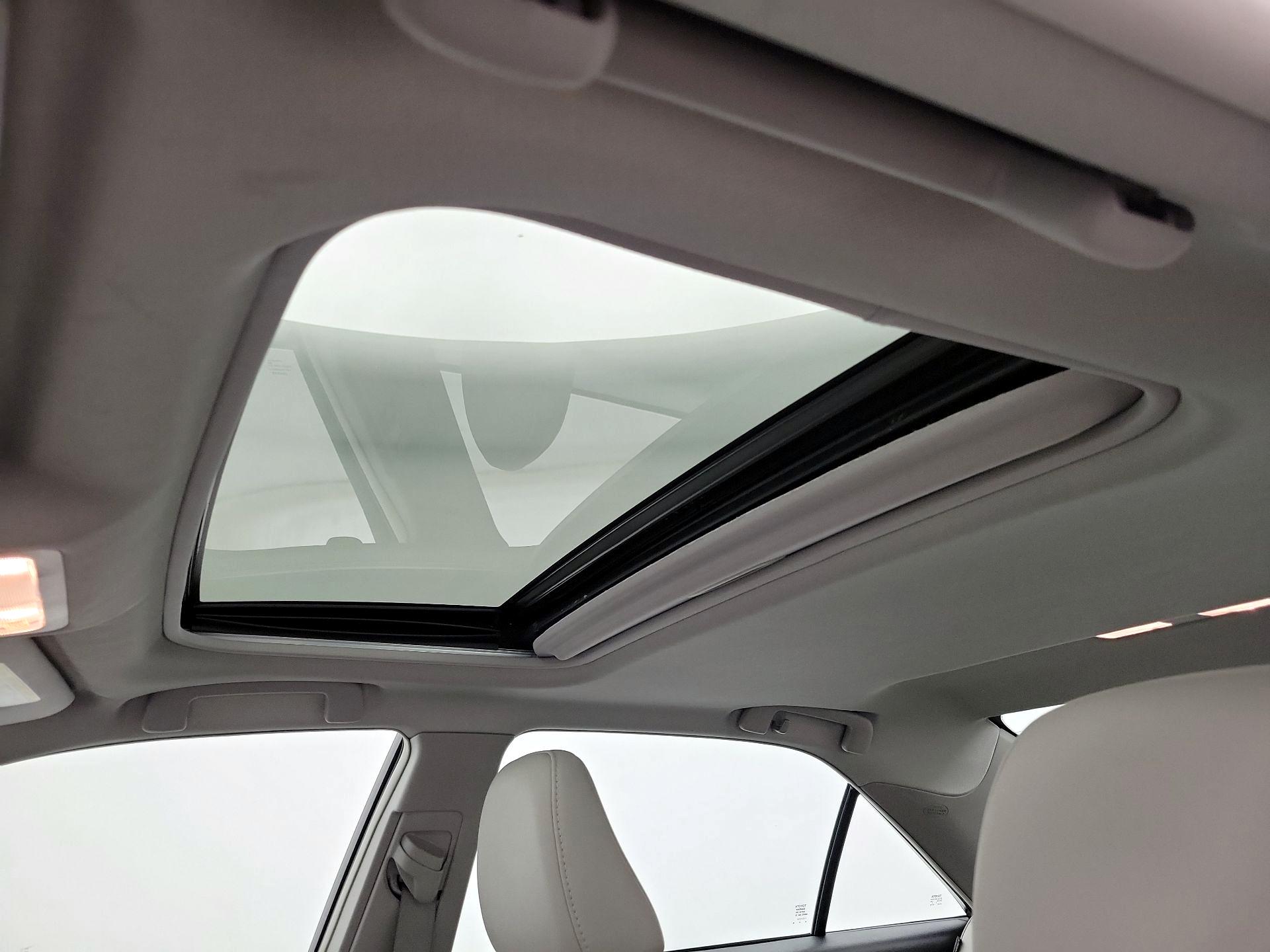 Thumbnail: 2014 Toyota Camry - 20