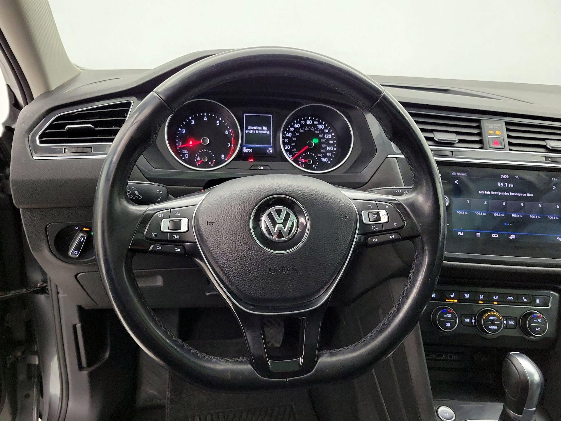 Thumbnail: 2018 Volkswagen Tiguan - 10