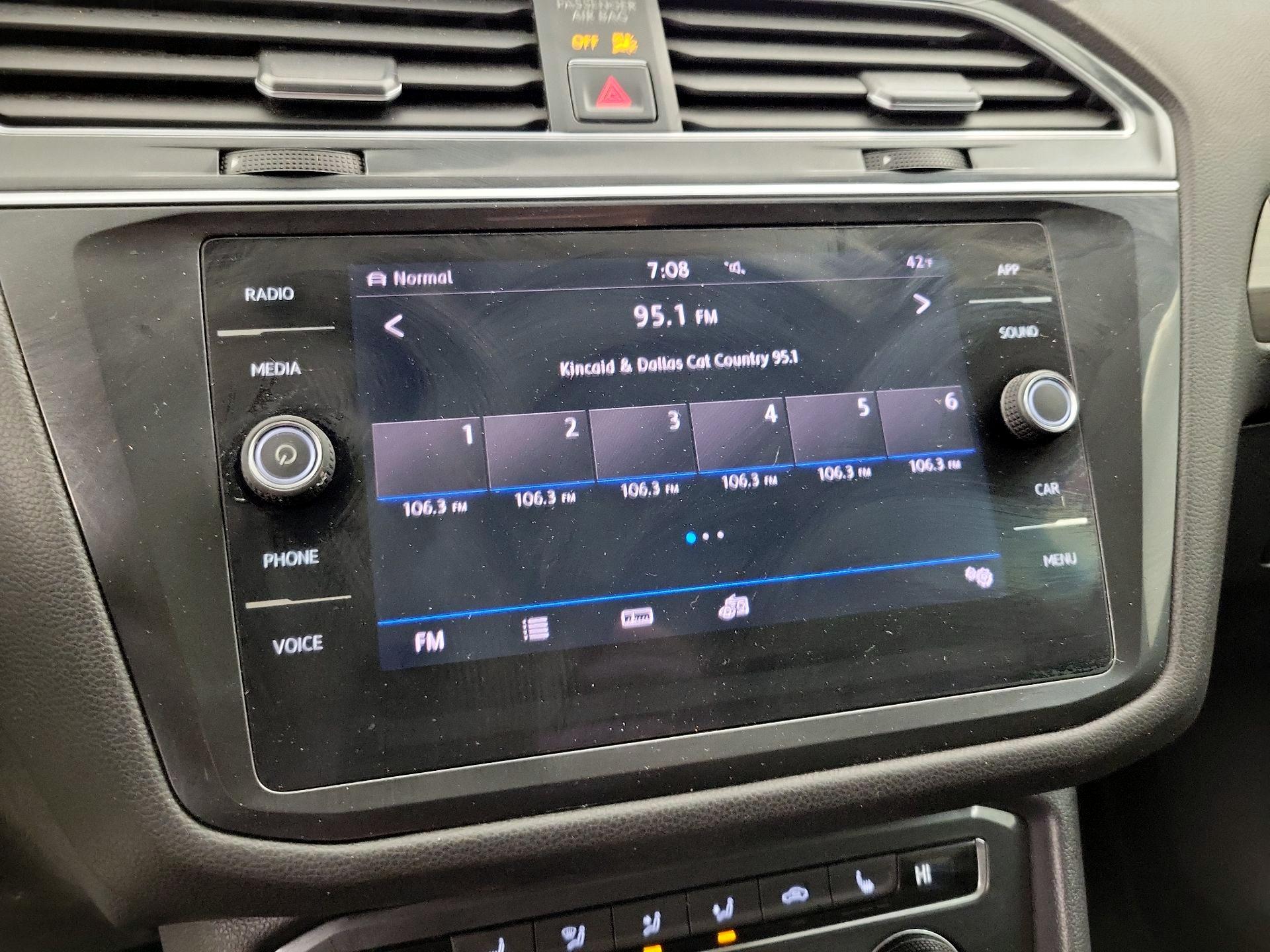 Thumbnail: 2018 Volkswagen Tiguan - 15