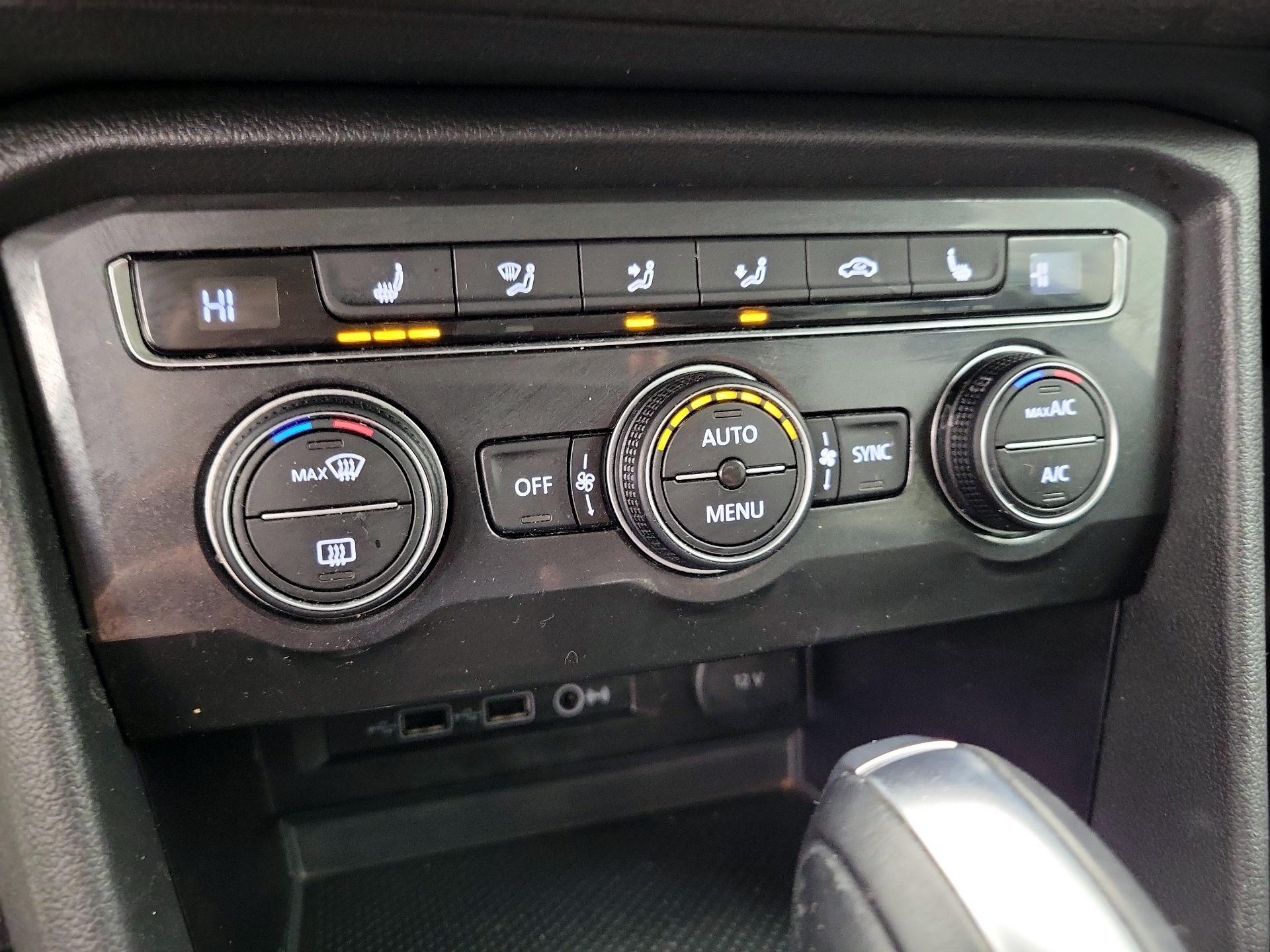 Thumbnail: 2018 Volkswagen Tiguan - 16