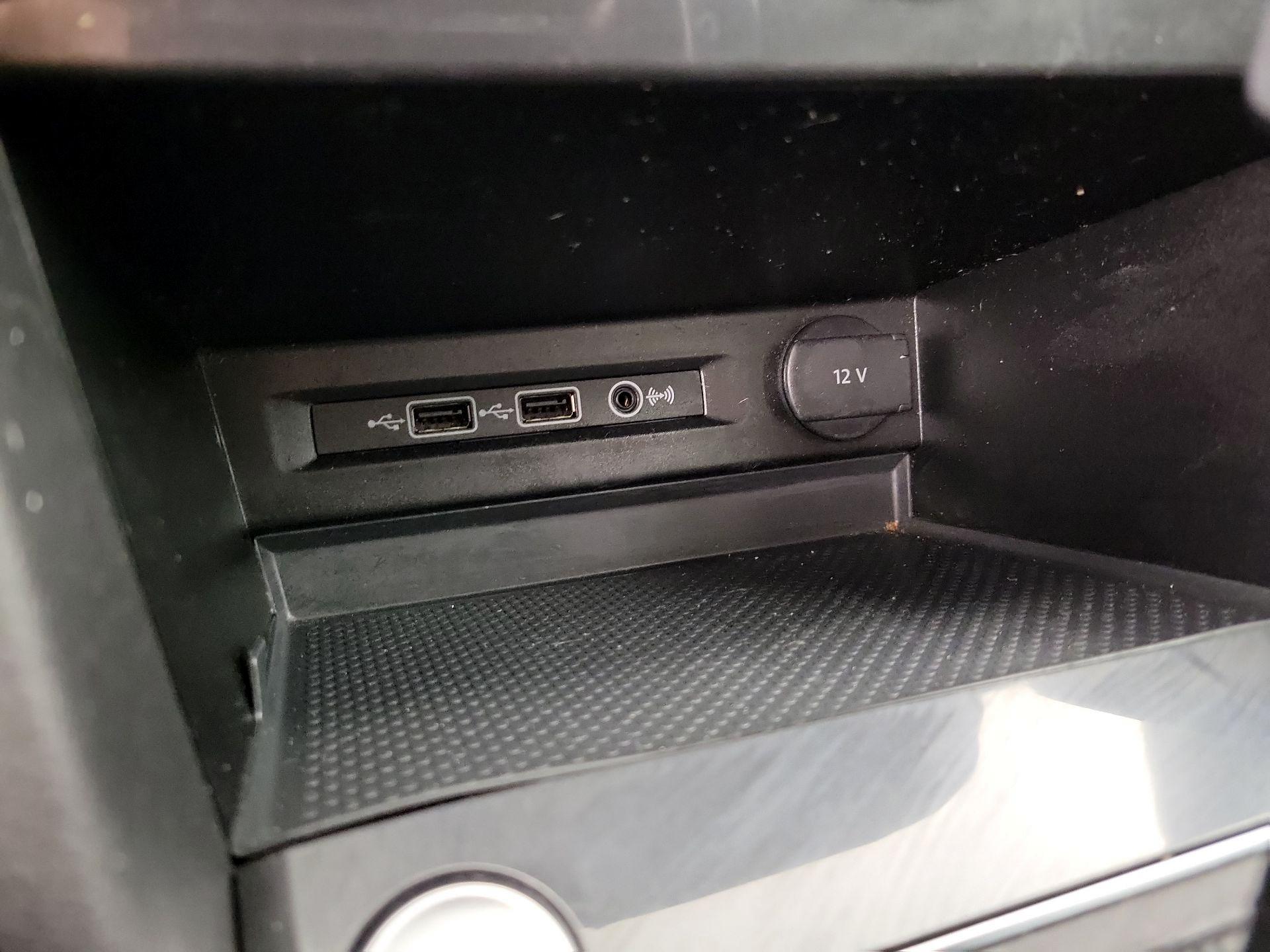 Thumbnail: 2018 Volkswagen Tiguan - 18