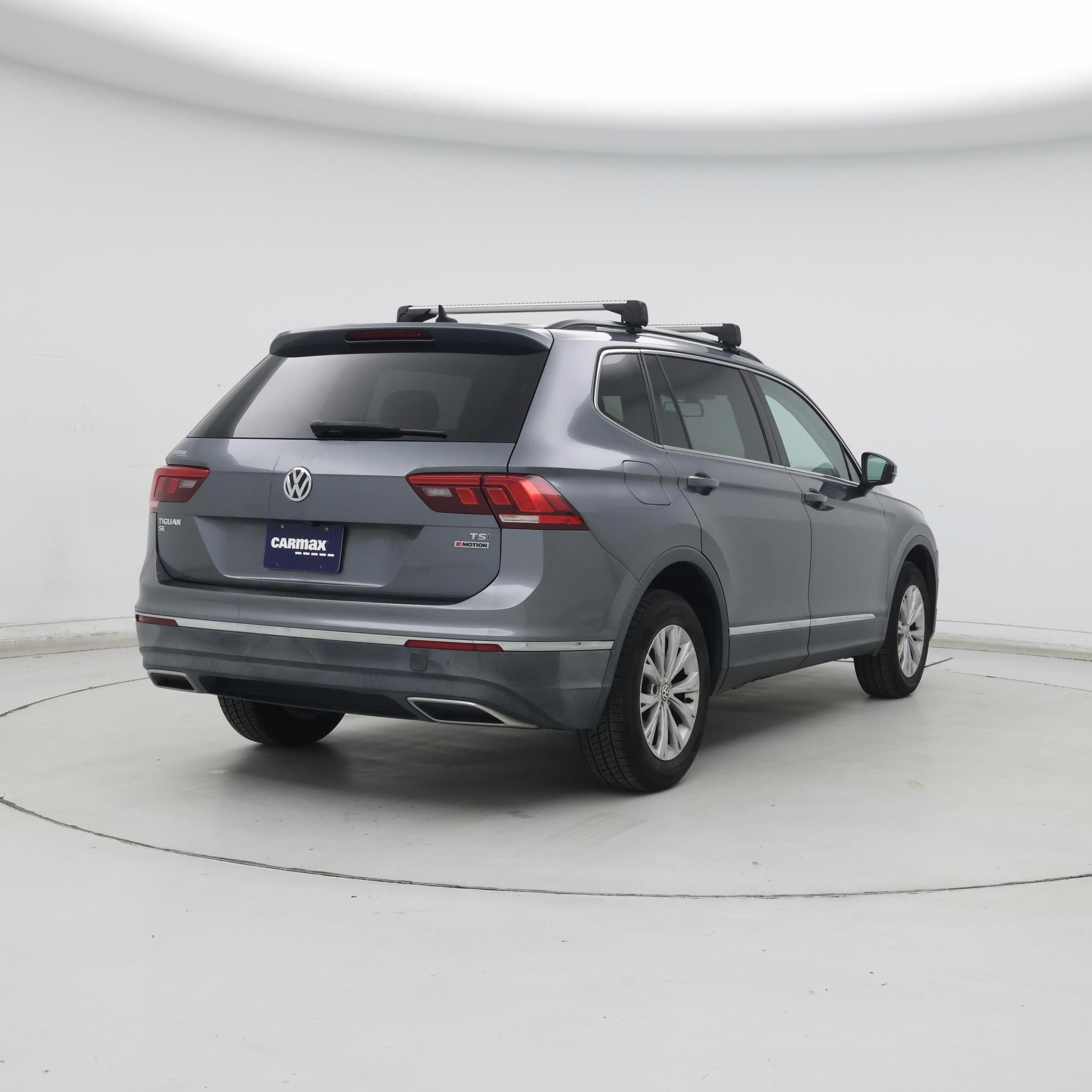 Thumbnail: 2018 Volkswagen Tiguan - 8