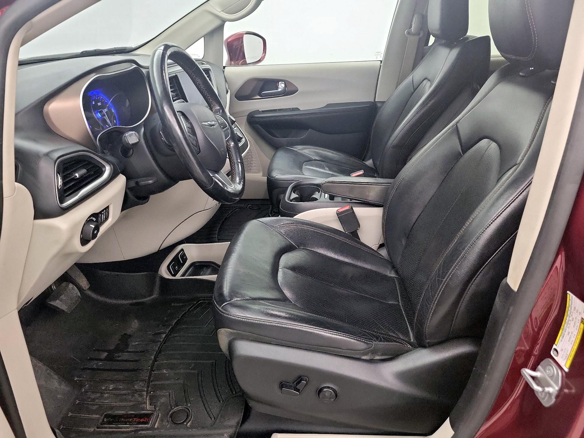 Thumbnail: 2019 Chrysler Pacifica - 11