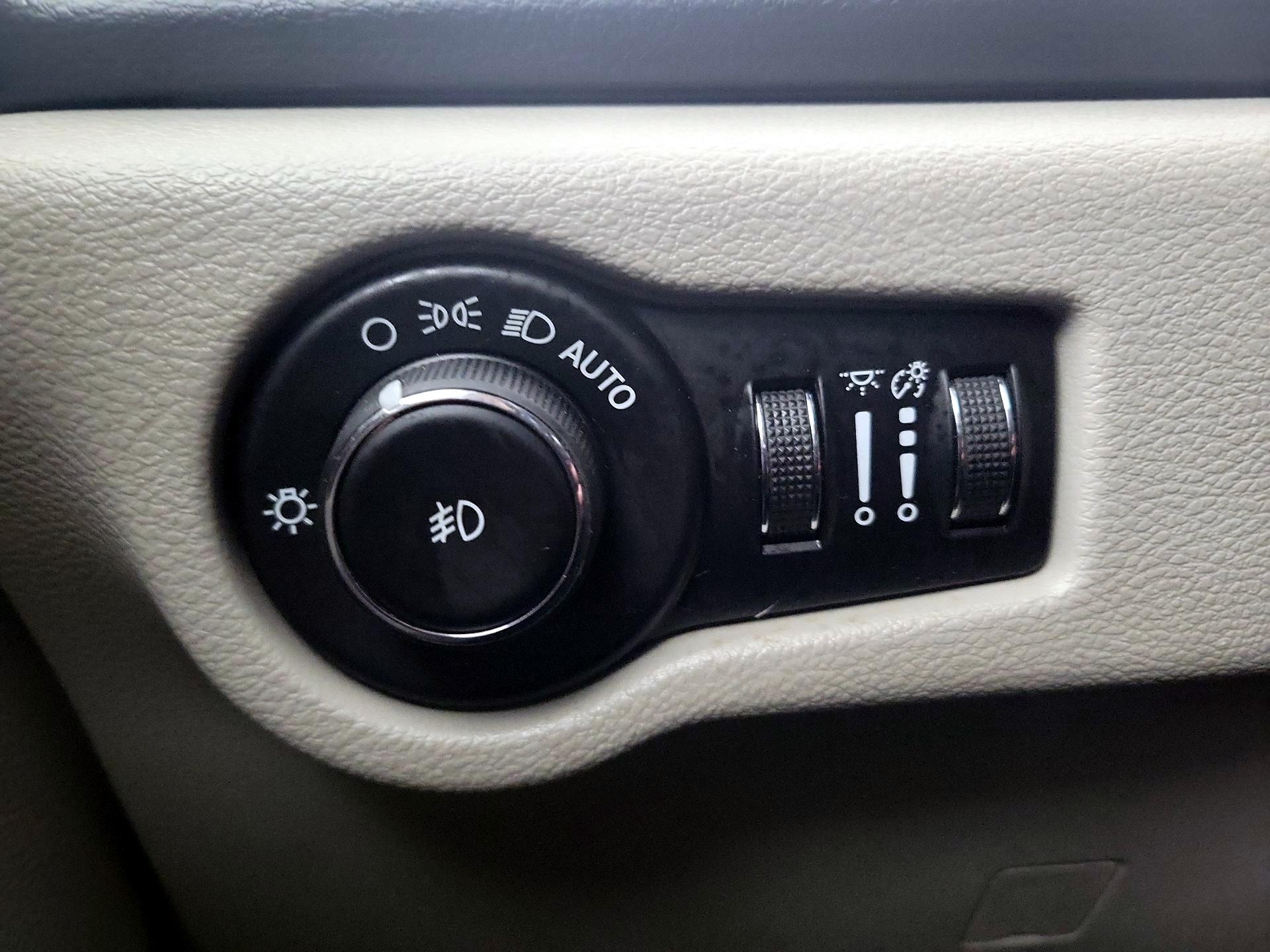 Thumbnail: 2019 Chrysler Pacifica - 13