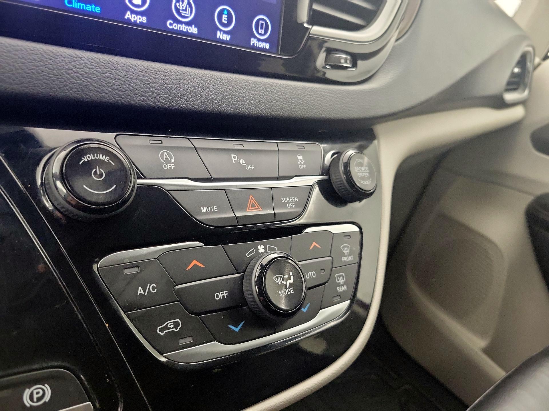 Thumbnail: 2019 Chrysler Pacifica - 17