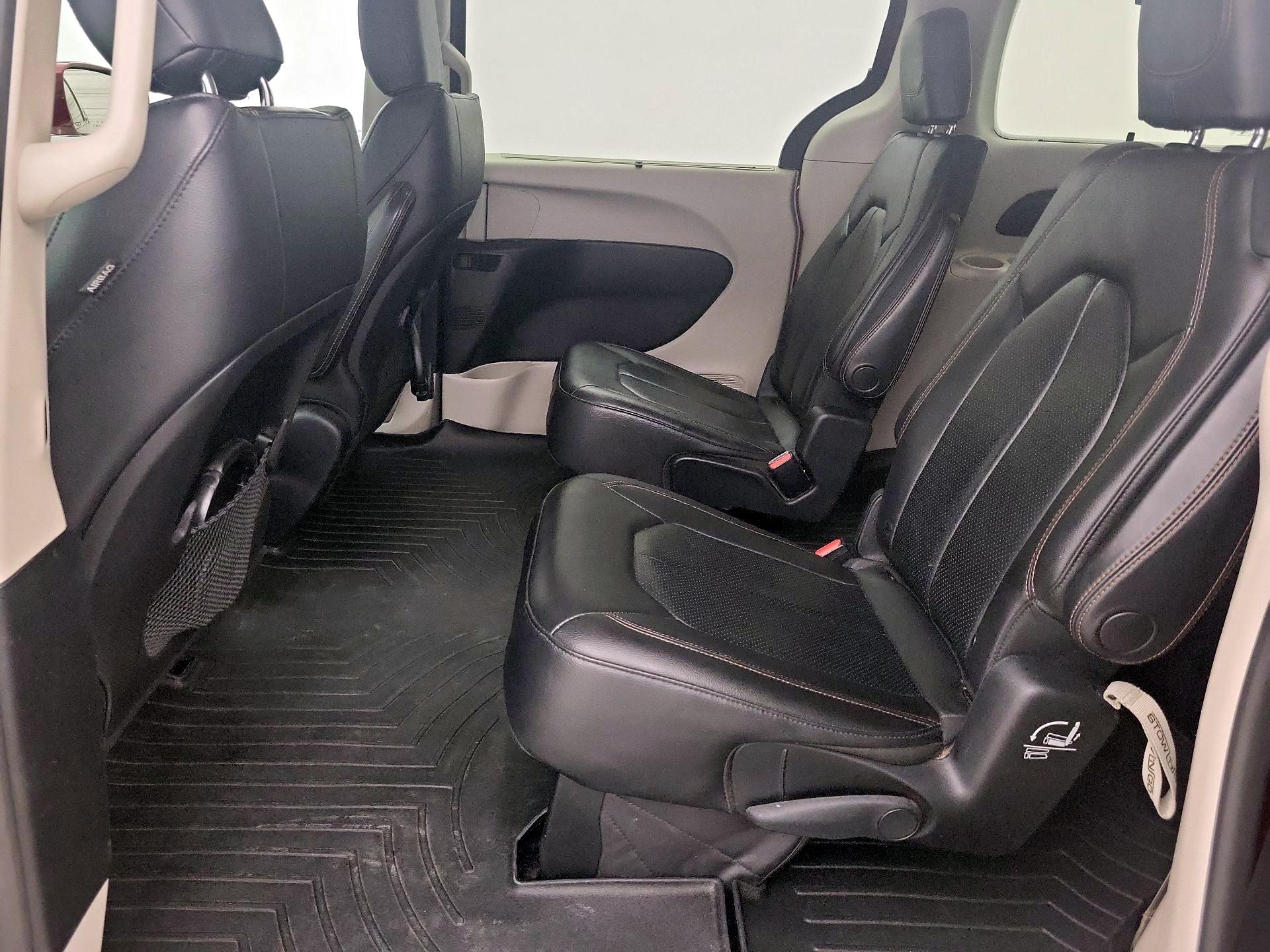 Thumbnail: 2019 Chrysler Pacifica - 20