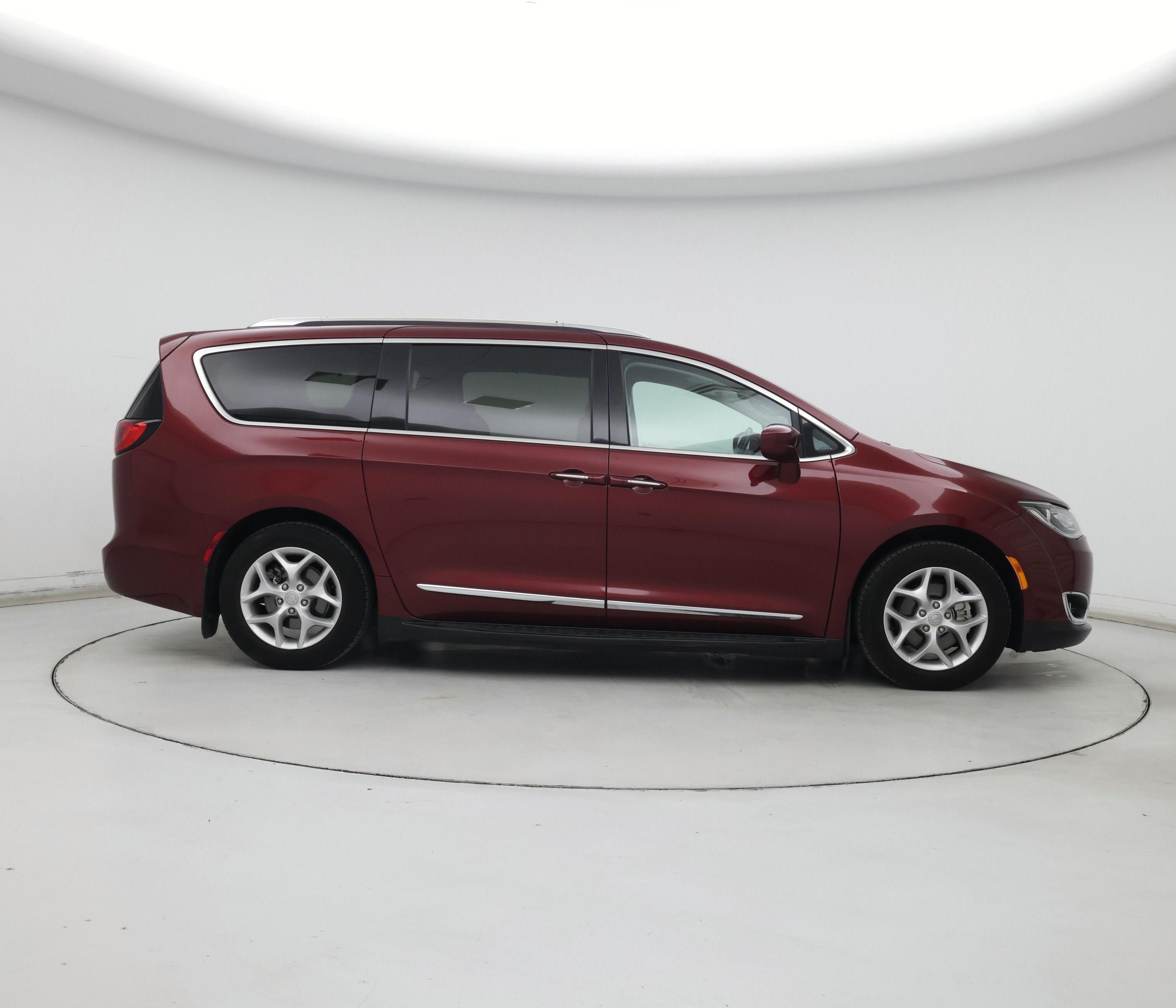 Thumbnail: 2019 Chrysler Pacifica - 7