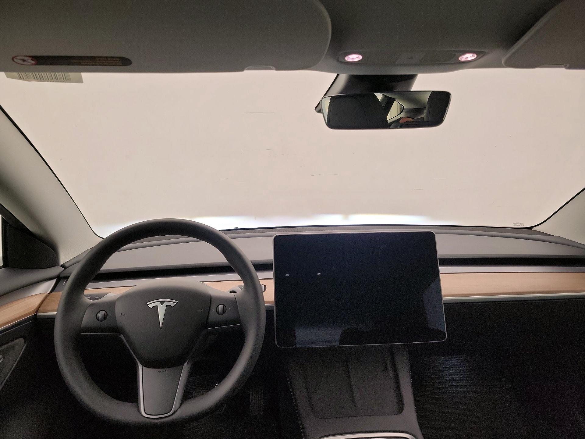 Thumbnail: 2023 Tesla Model 3 - 10