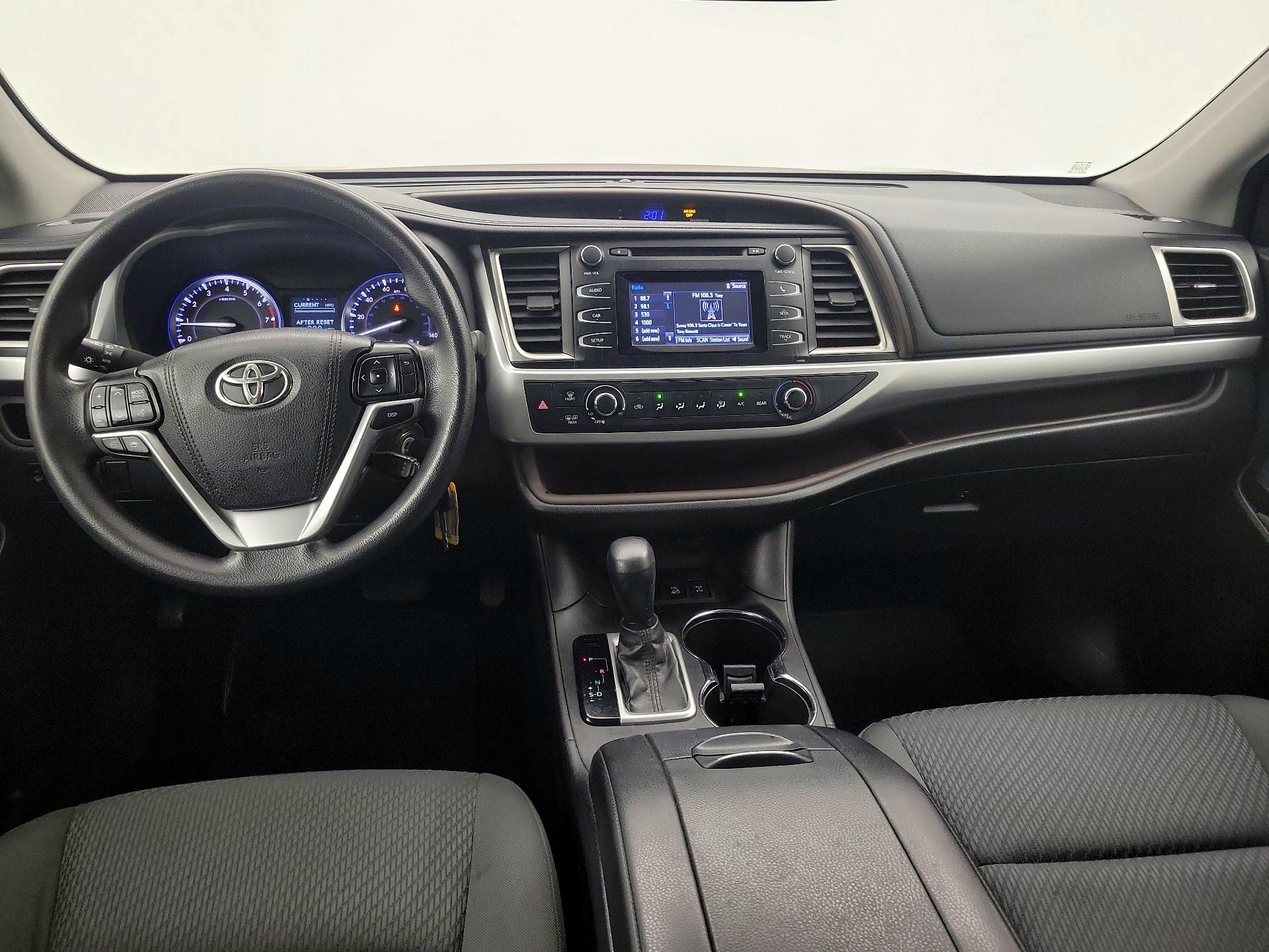 Thumbnail: 2015 Toyota Highlander - 9