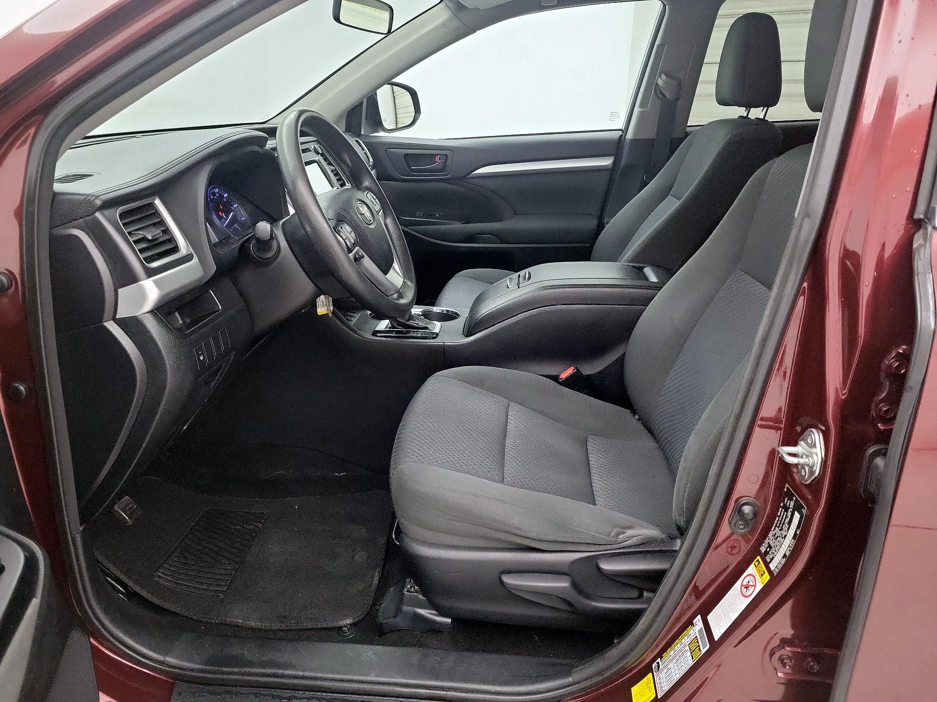 Thumbnail: 2015 Toyota Highlander - 11