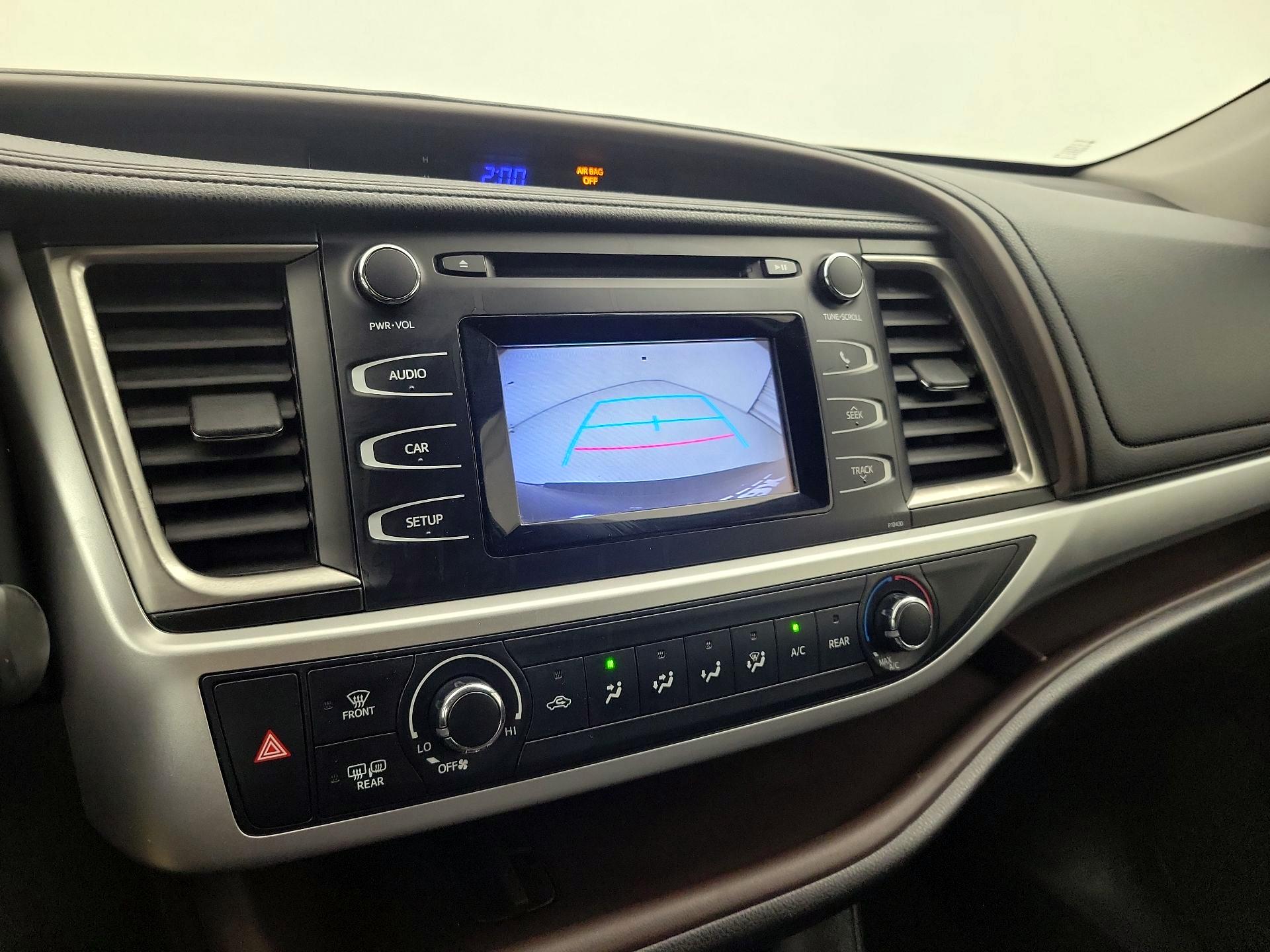 Thumbnail: 2015 Toyota Highlander - 14