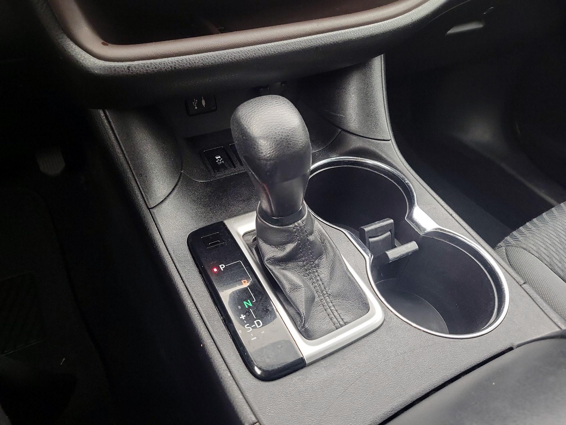 Thumbnail: 2015 Toyota Highlander - 17